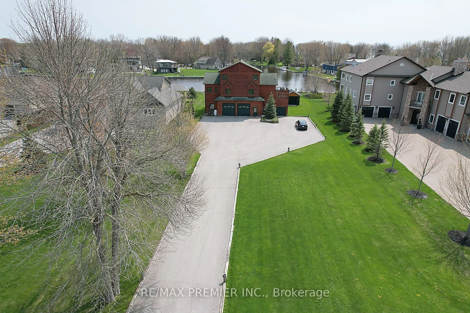 31 Paradise Boulevard