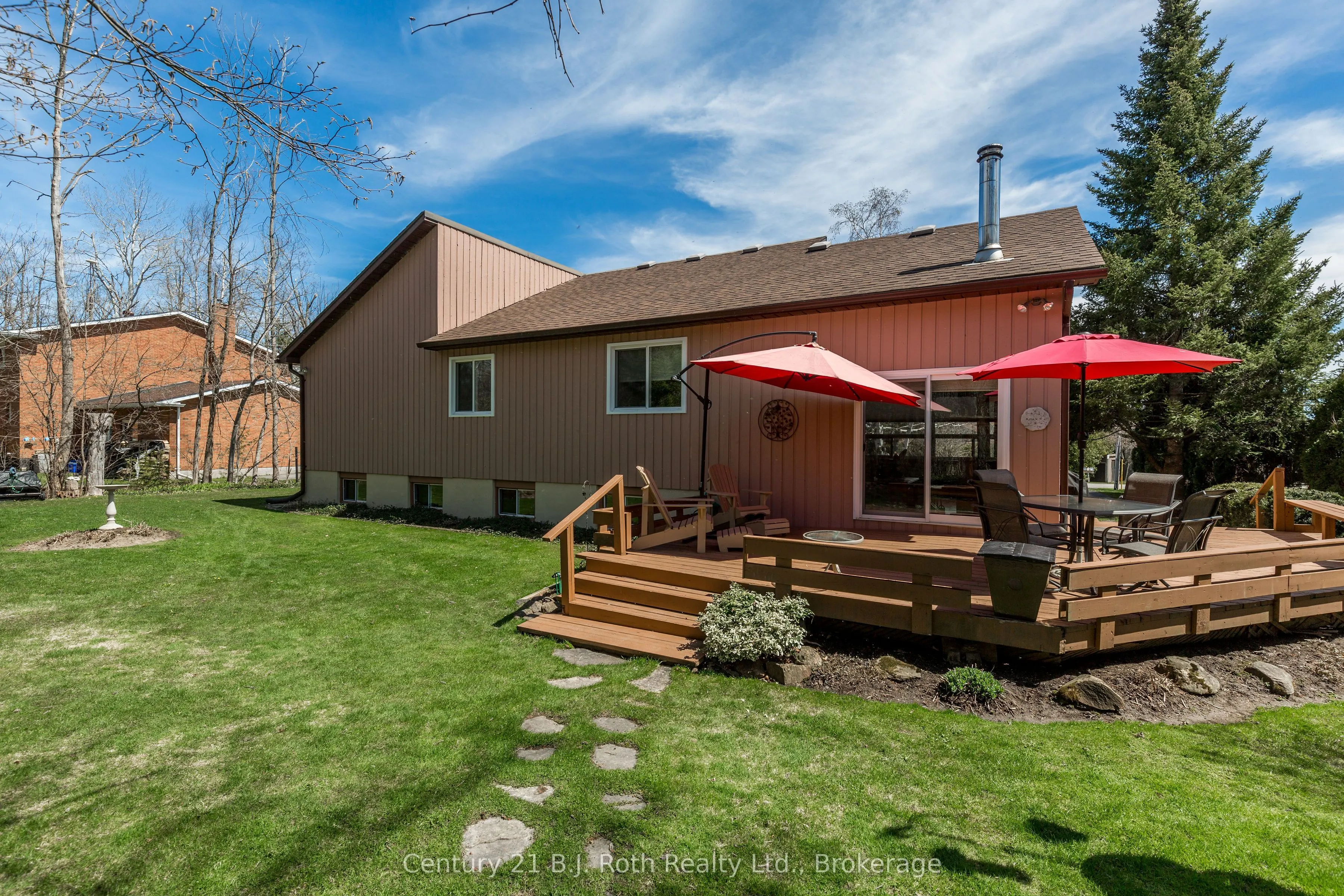 170 Lakeshore Road W