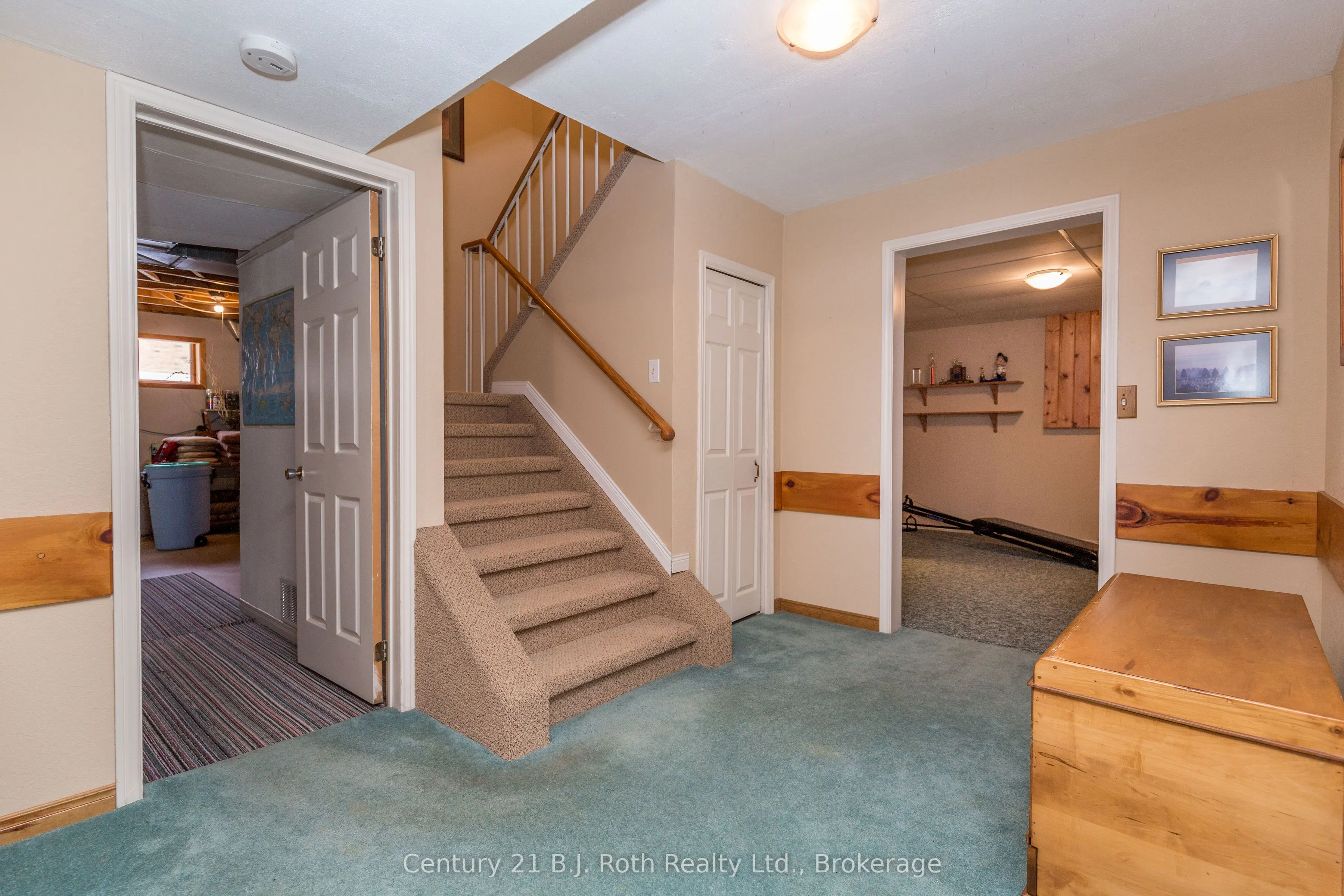 170 Lakeshore Road W