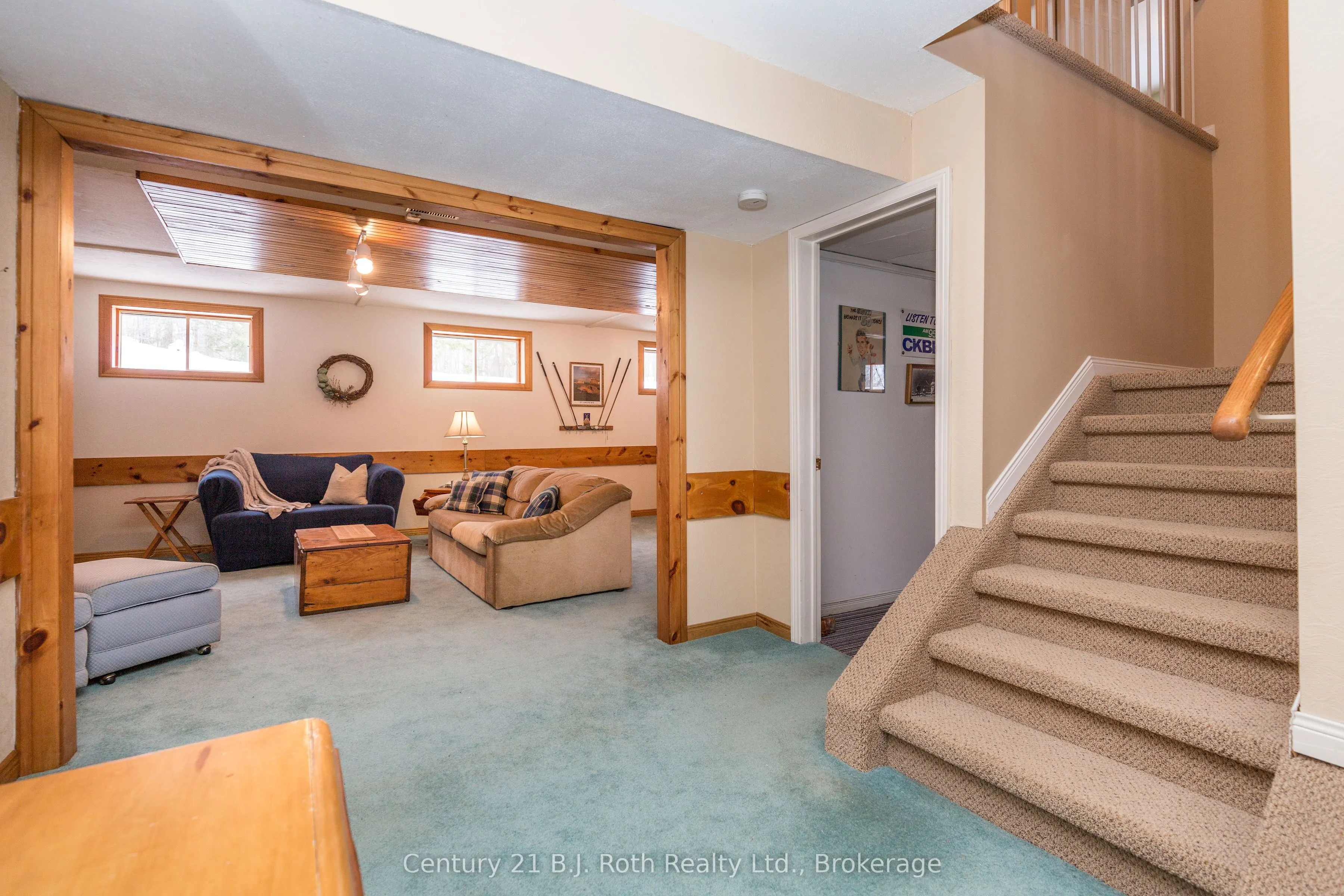 170 Lakeshore Road W