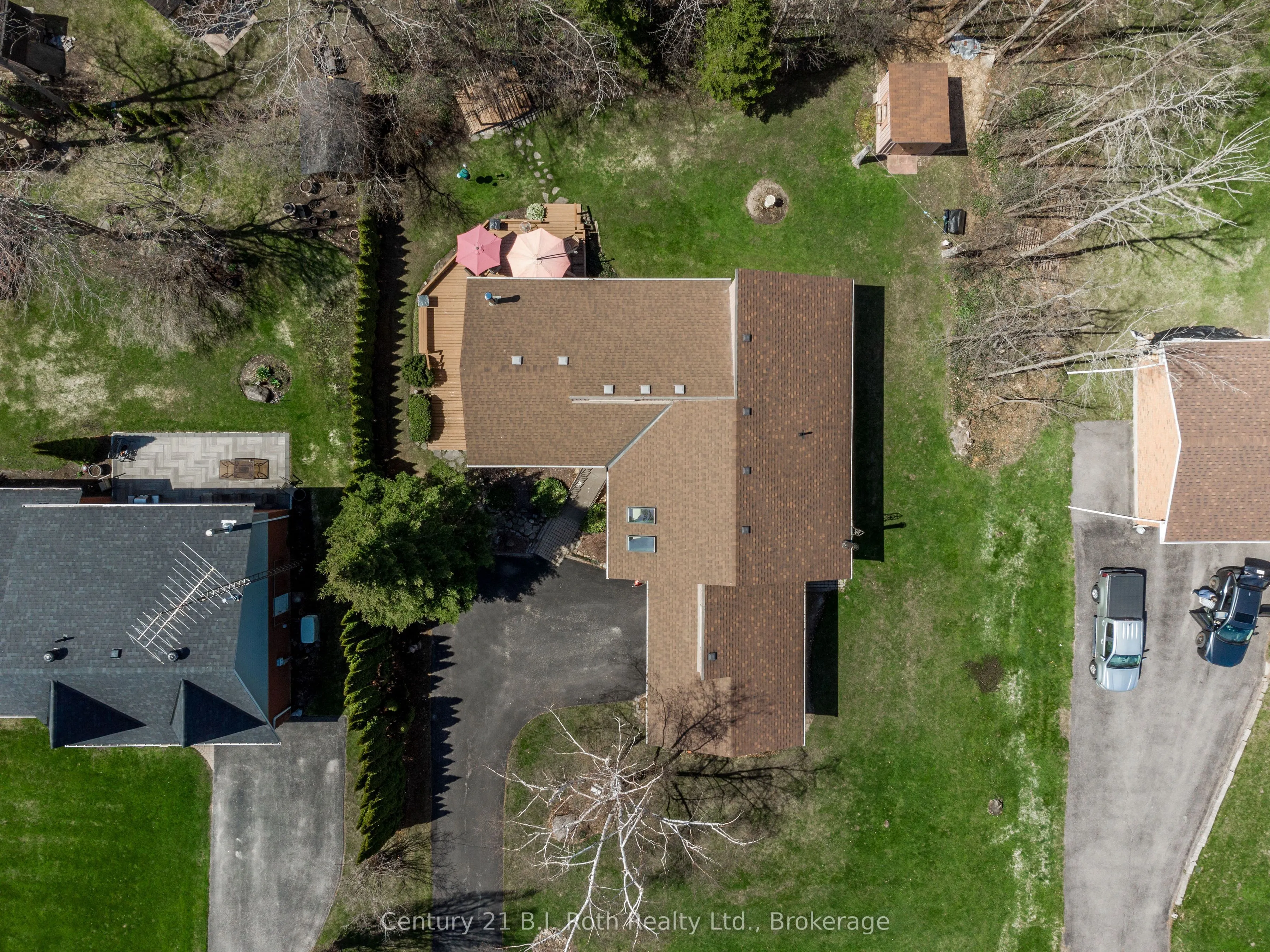170 Lakeshore Road W