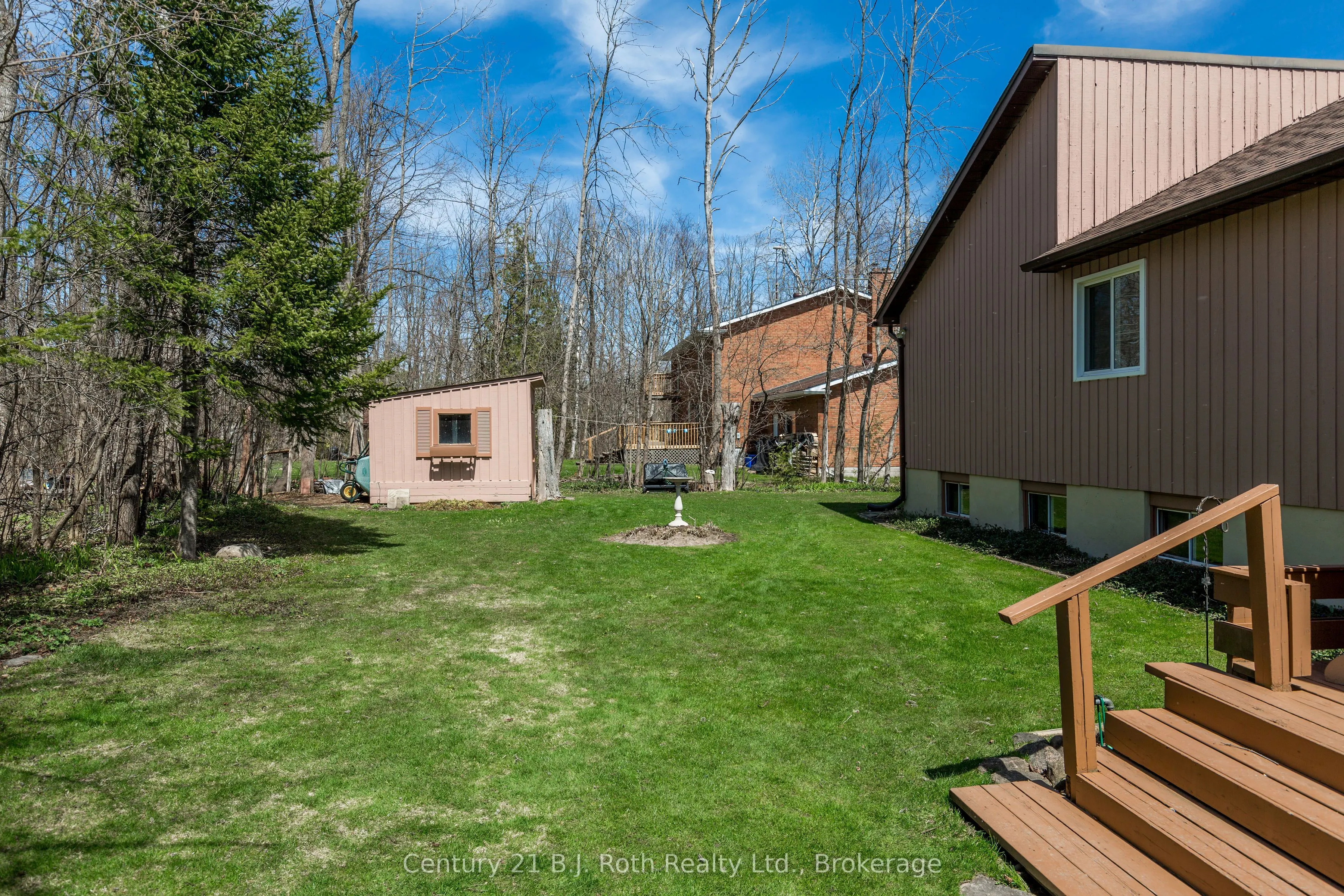 170 Lakeshore Road W