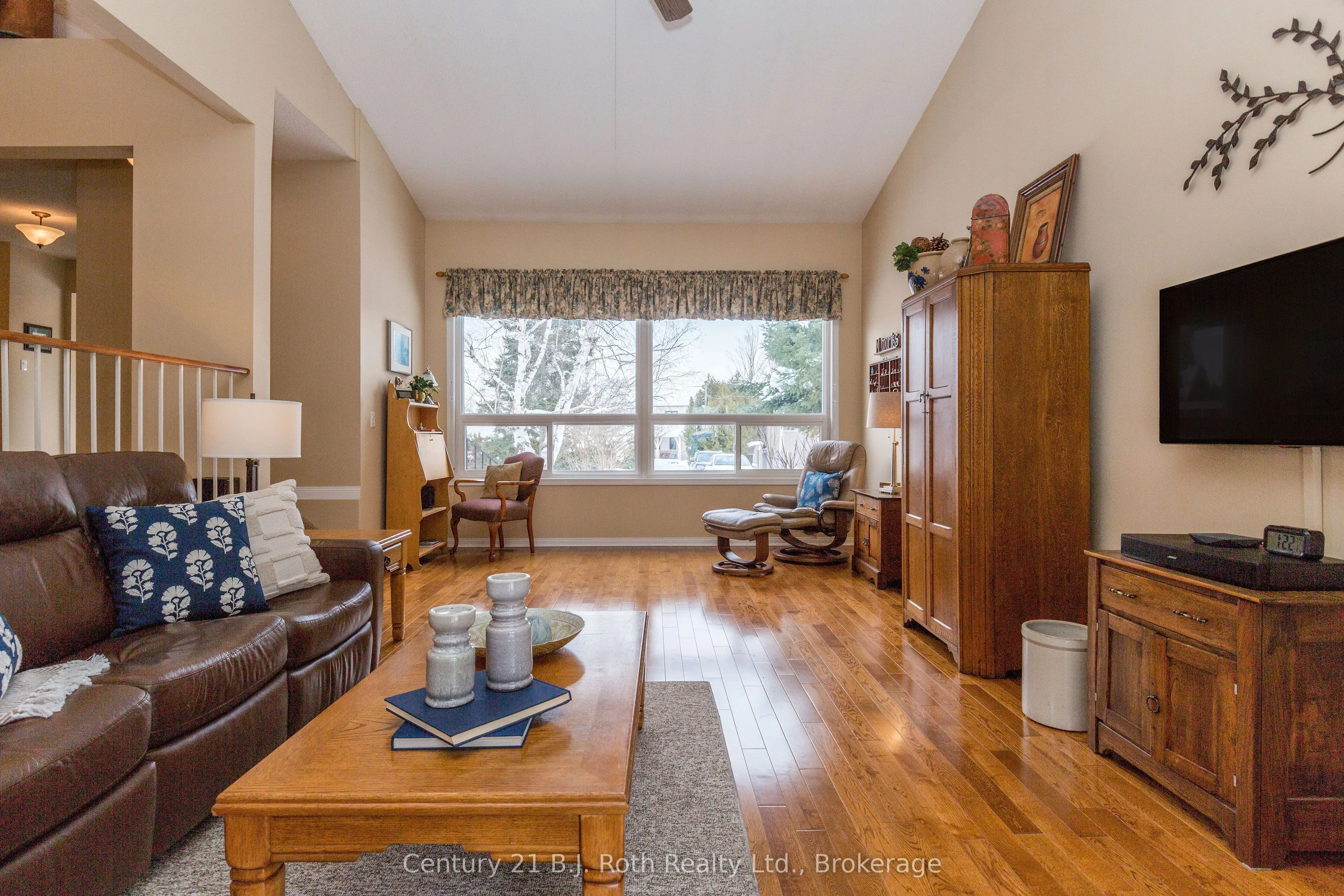 170 Lakeshore Road W