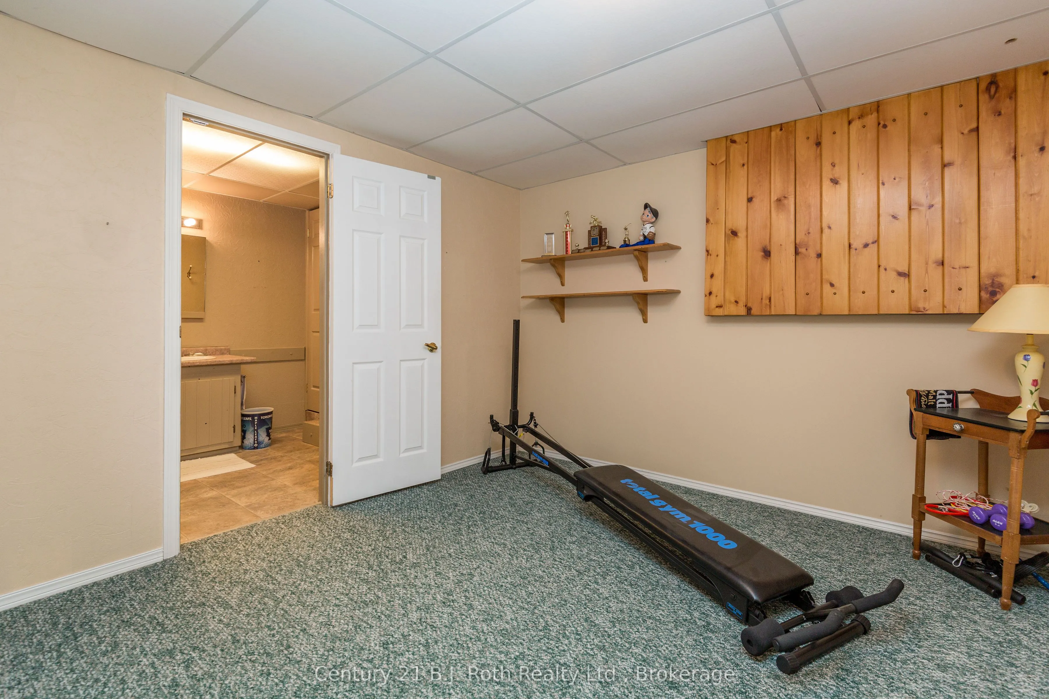 170 Lakeshore Road W