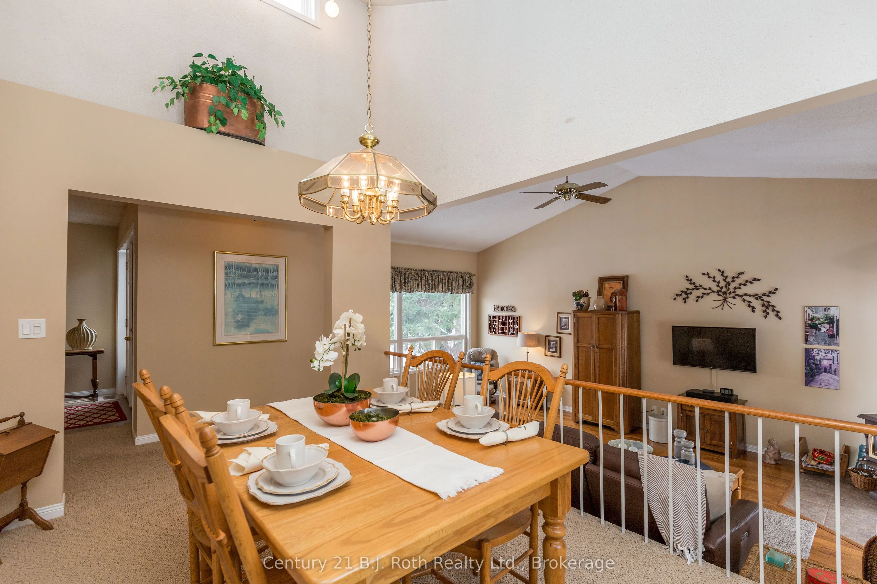 170 Lakeshore Road W