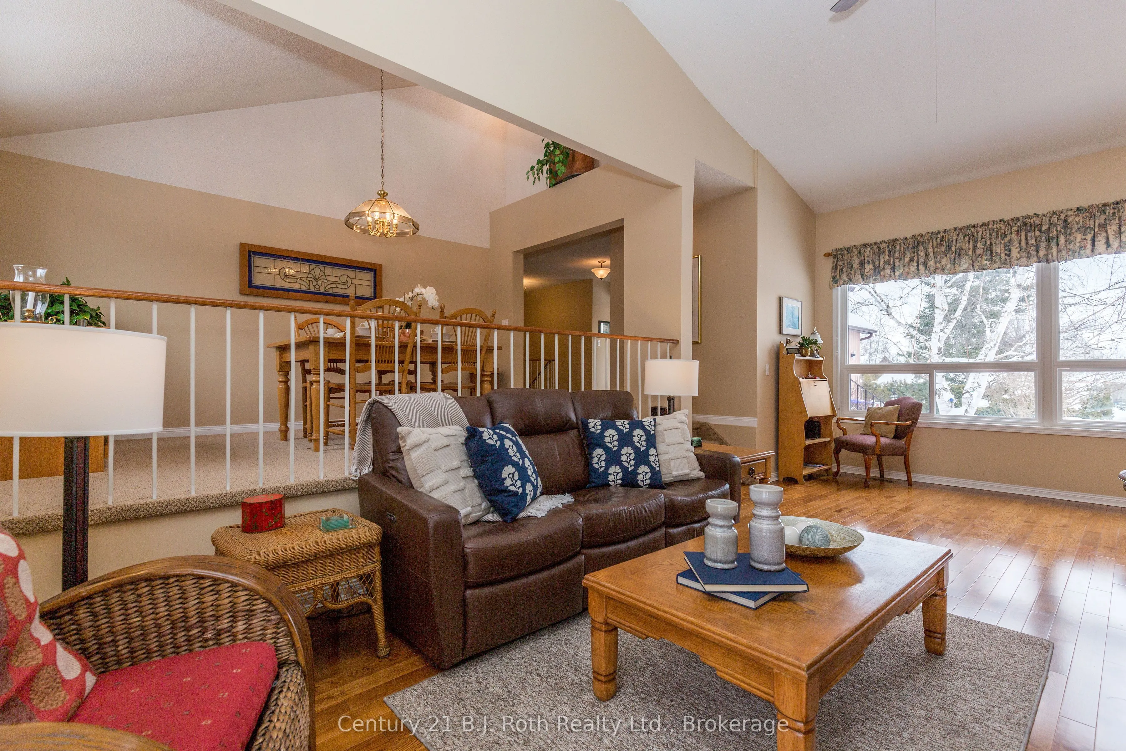 170 Lakeshore Road W