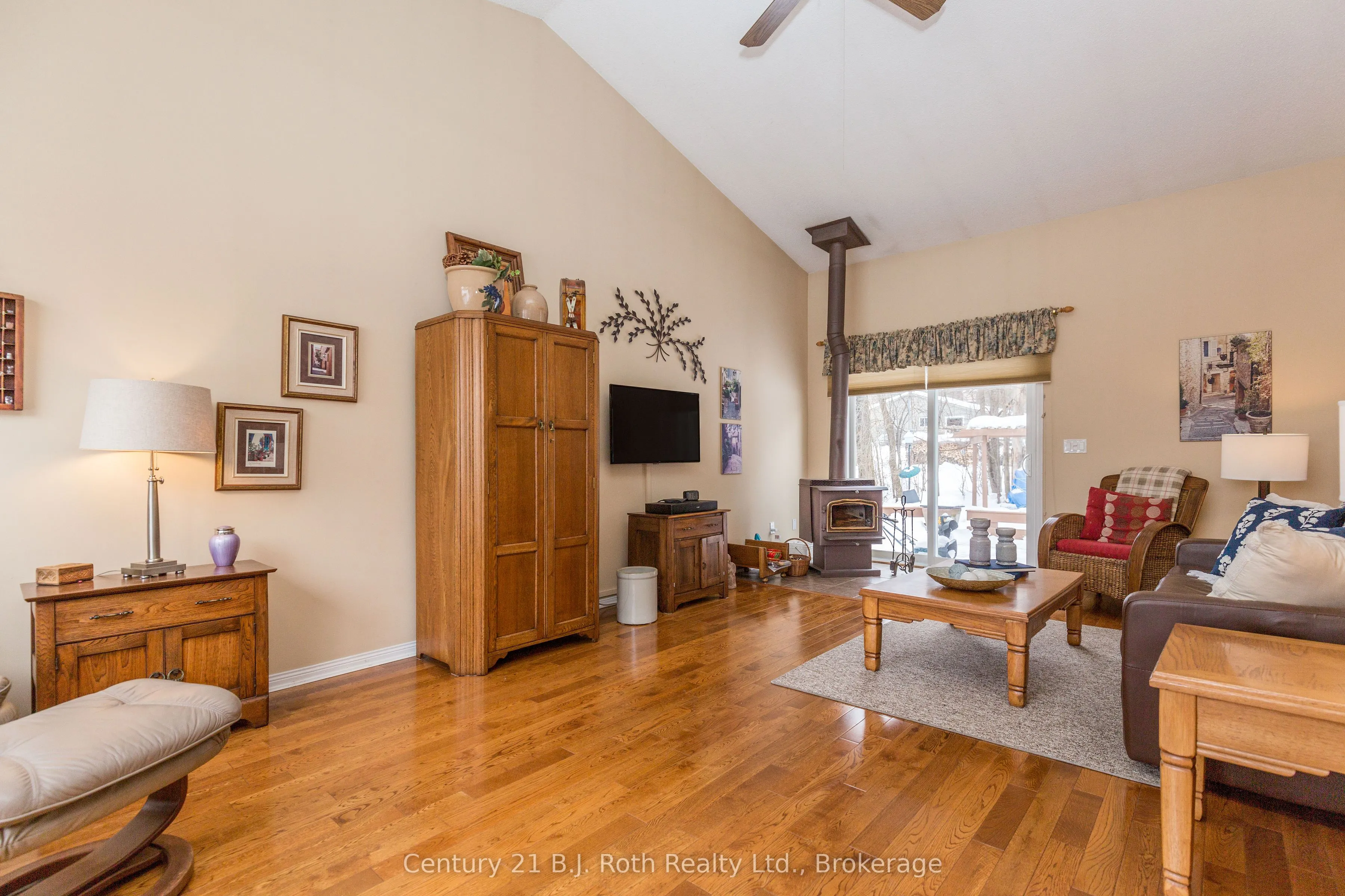 170 Lakeshore Road W