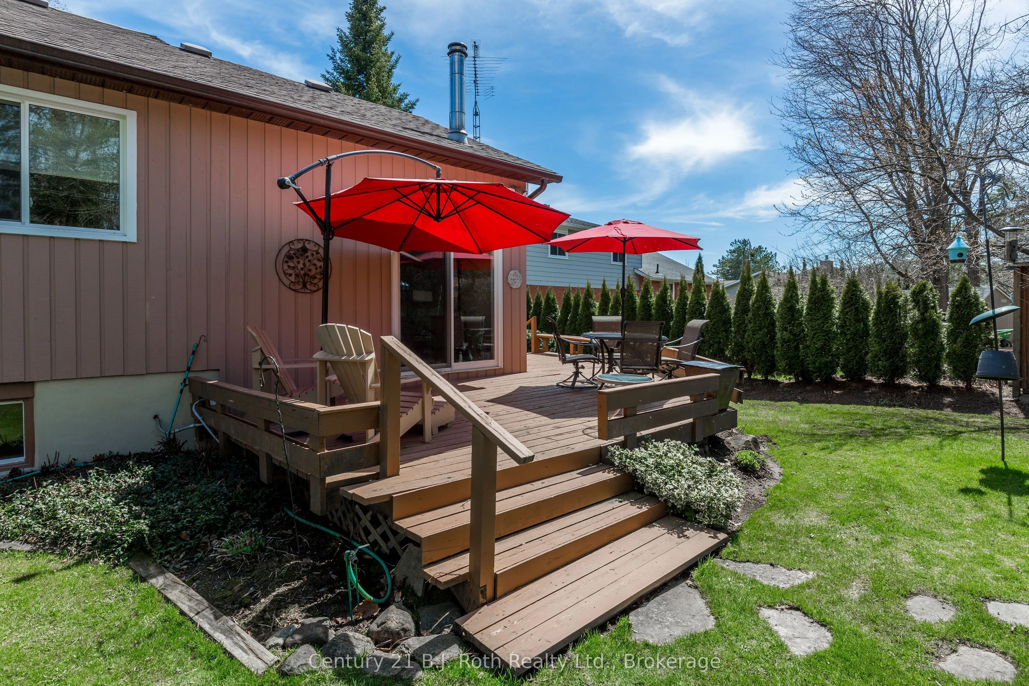 170 Lakeshore Road W