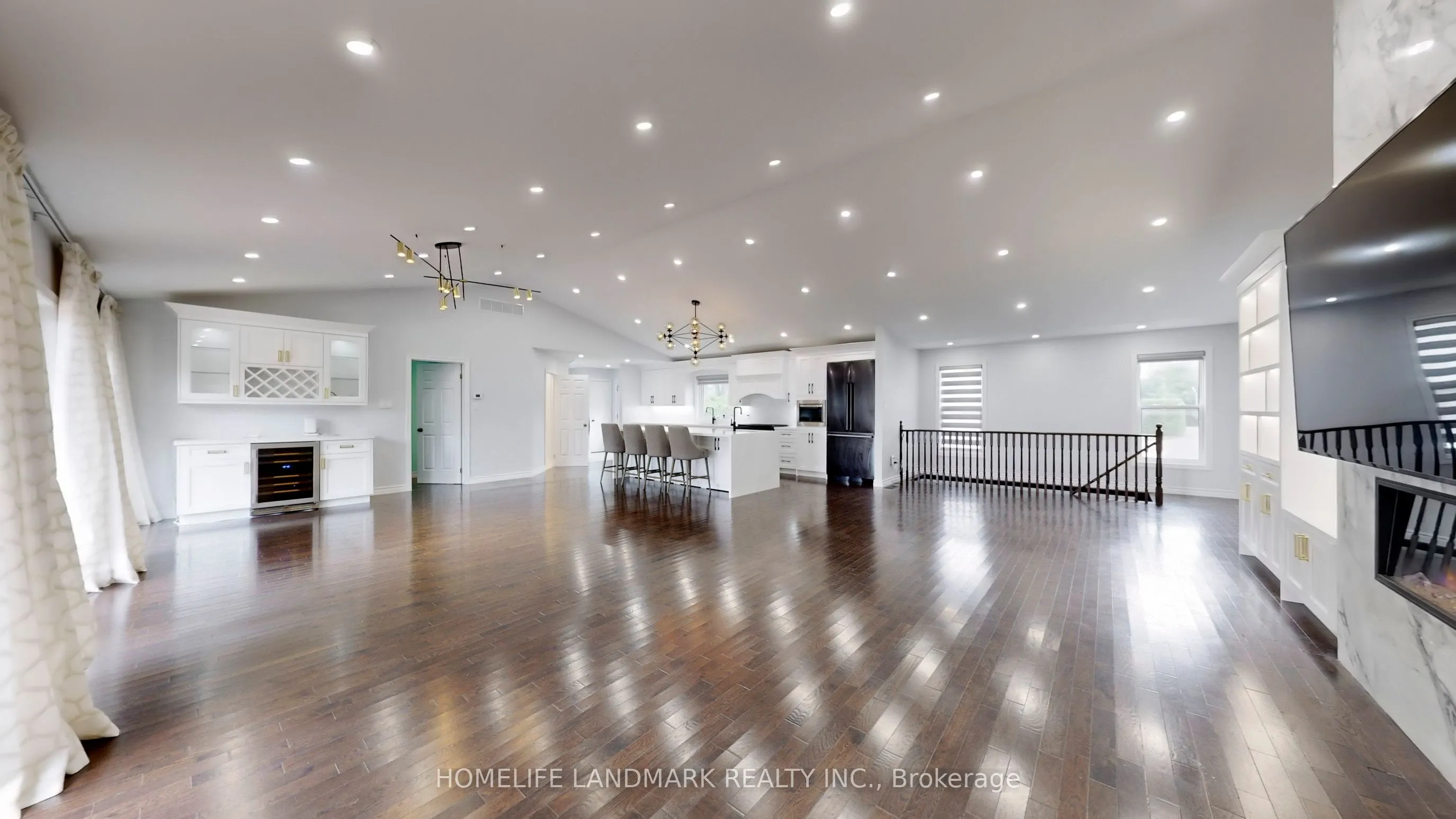 1662 Lakeshore Drive