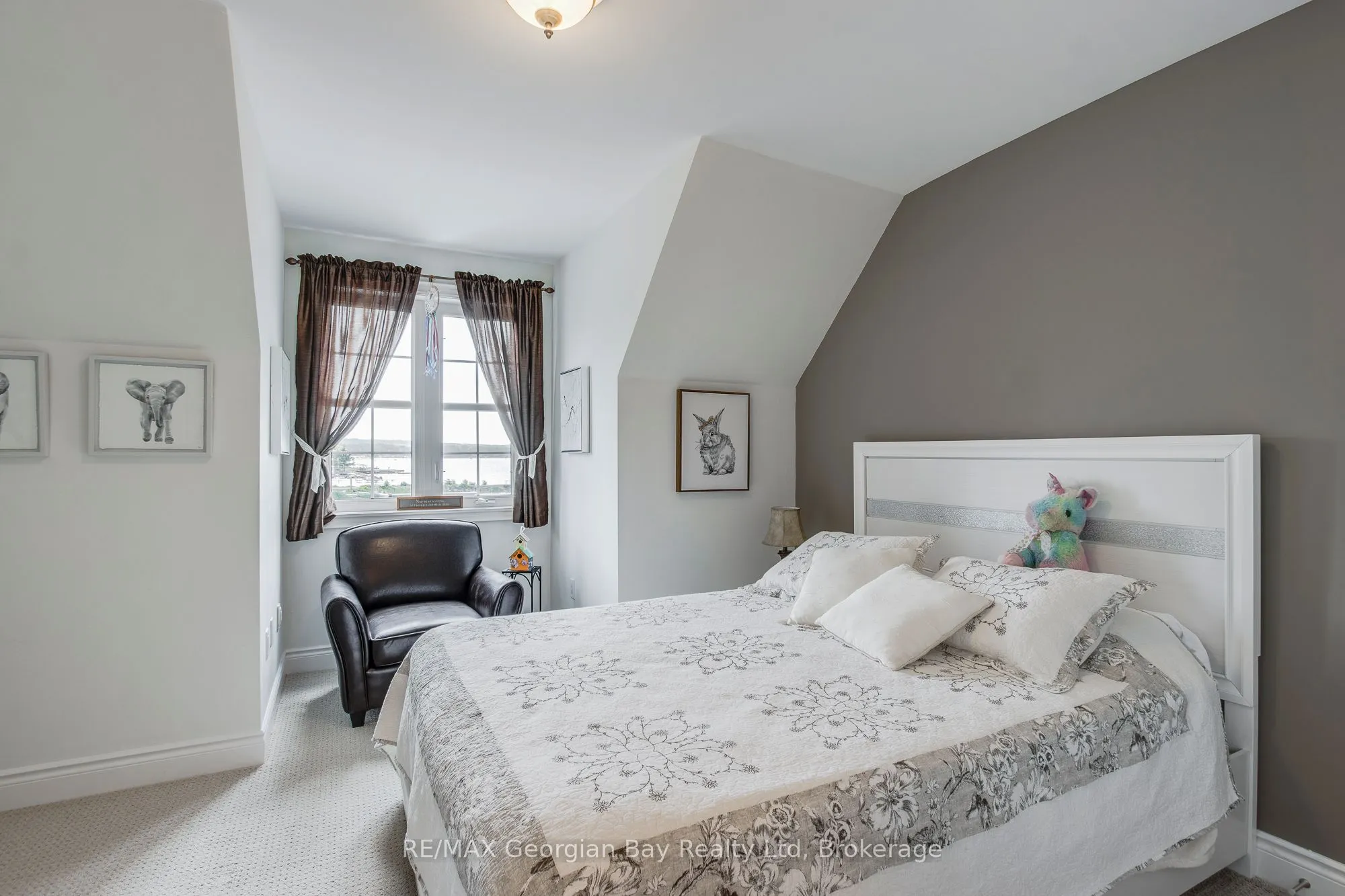 144 Wycliffe Cove