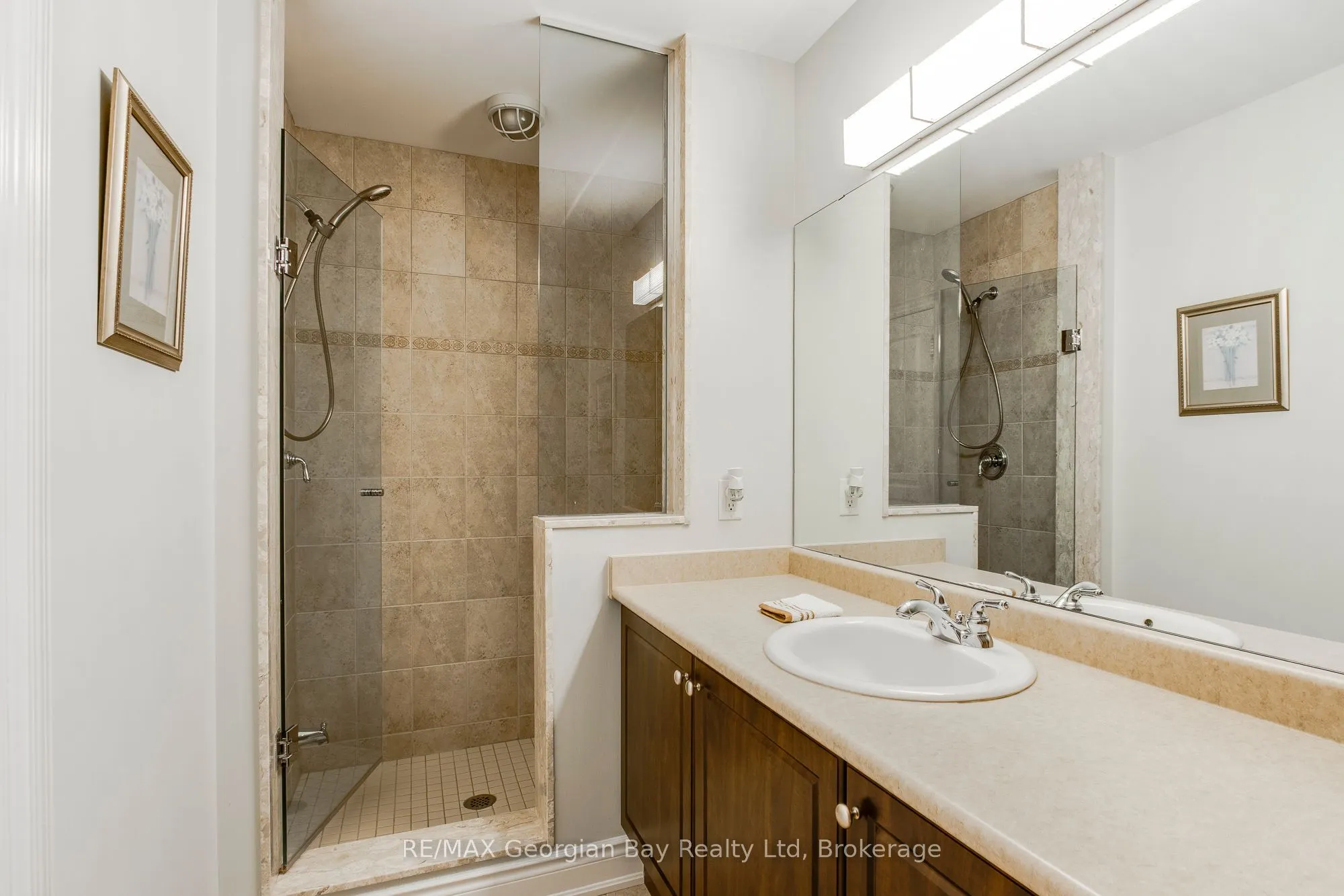 144 Wycliffe Cove