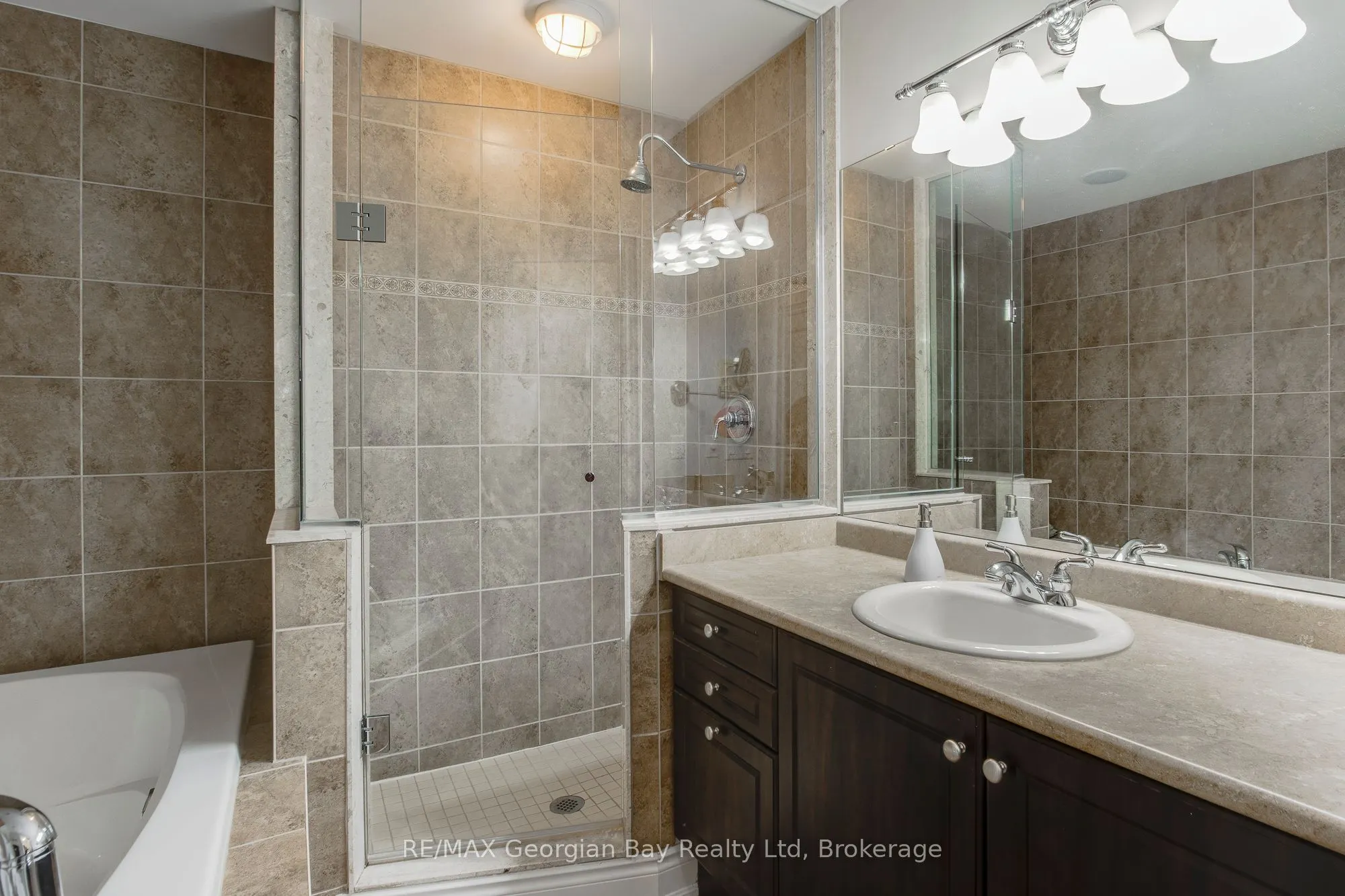 144 Wycliffe Cove