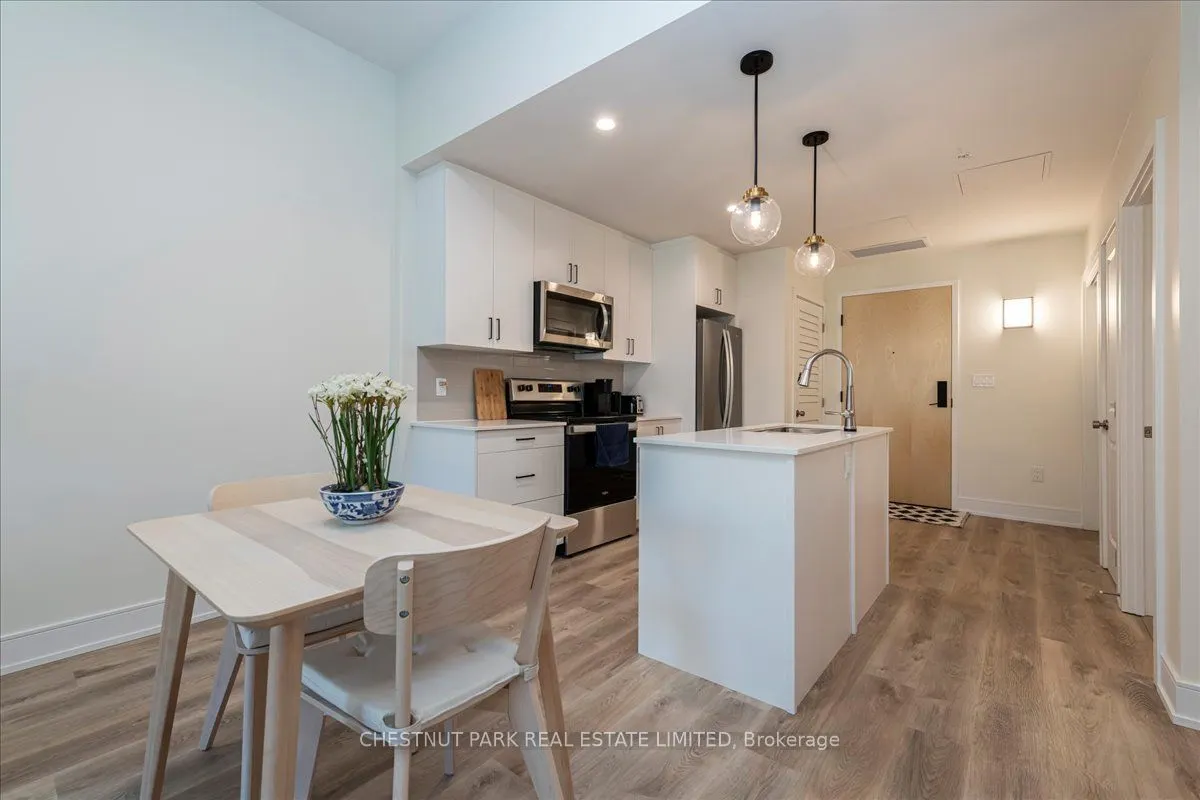 121 Mary Street, #202
