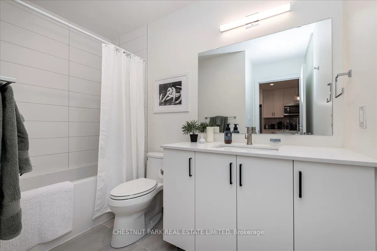 121 Mary Street, #202