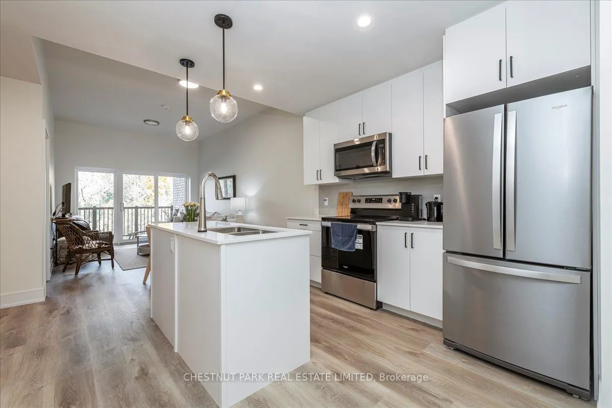 121 Mary Street, #202