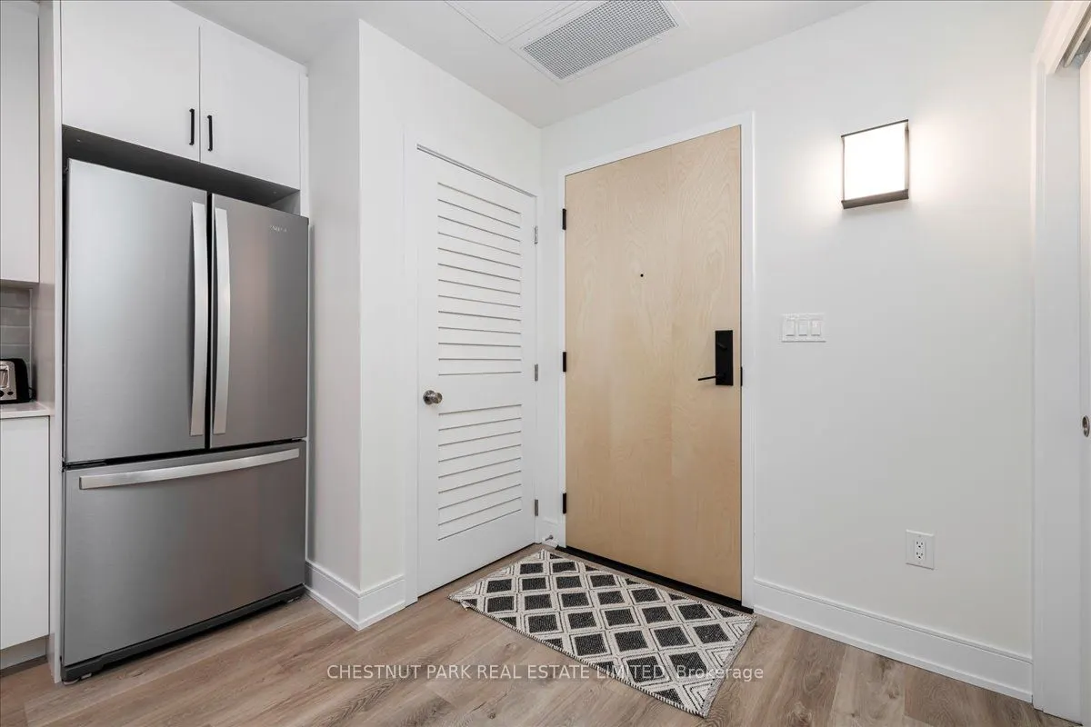 121 Mary Street, #202