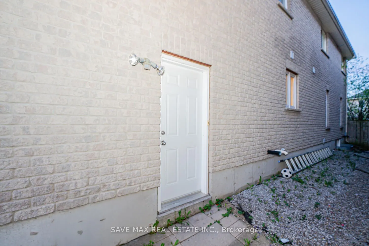 77 Sovereign's Gate