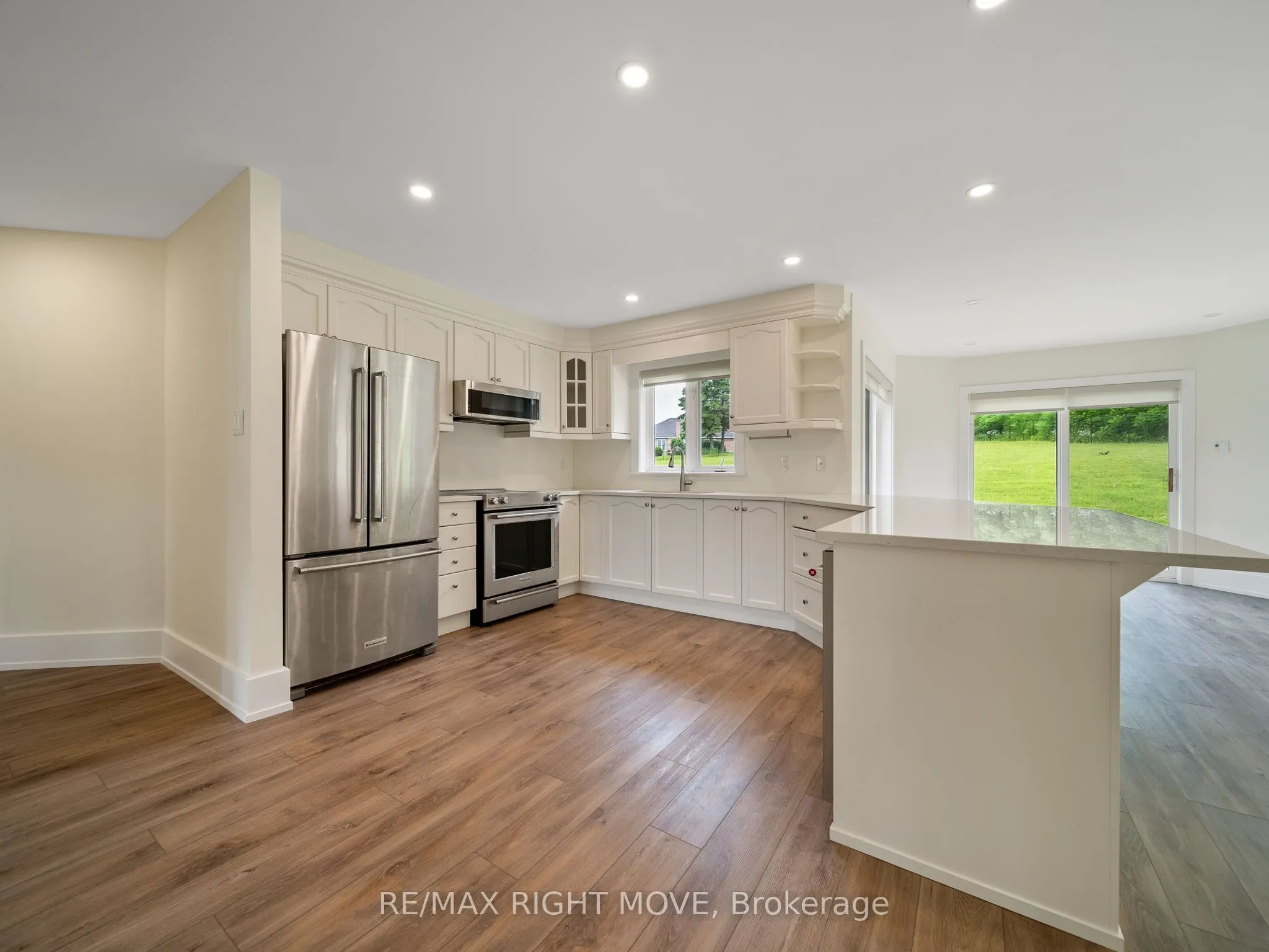 1348 Hawk Ridge Crescent
