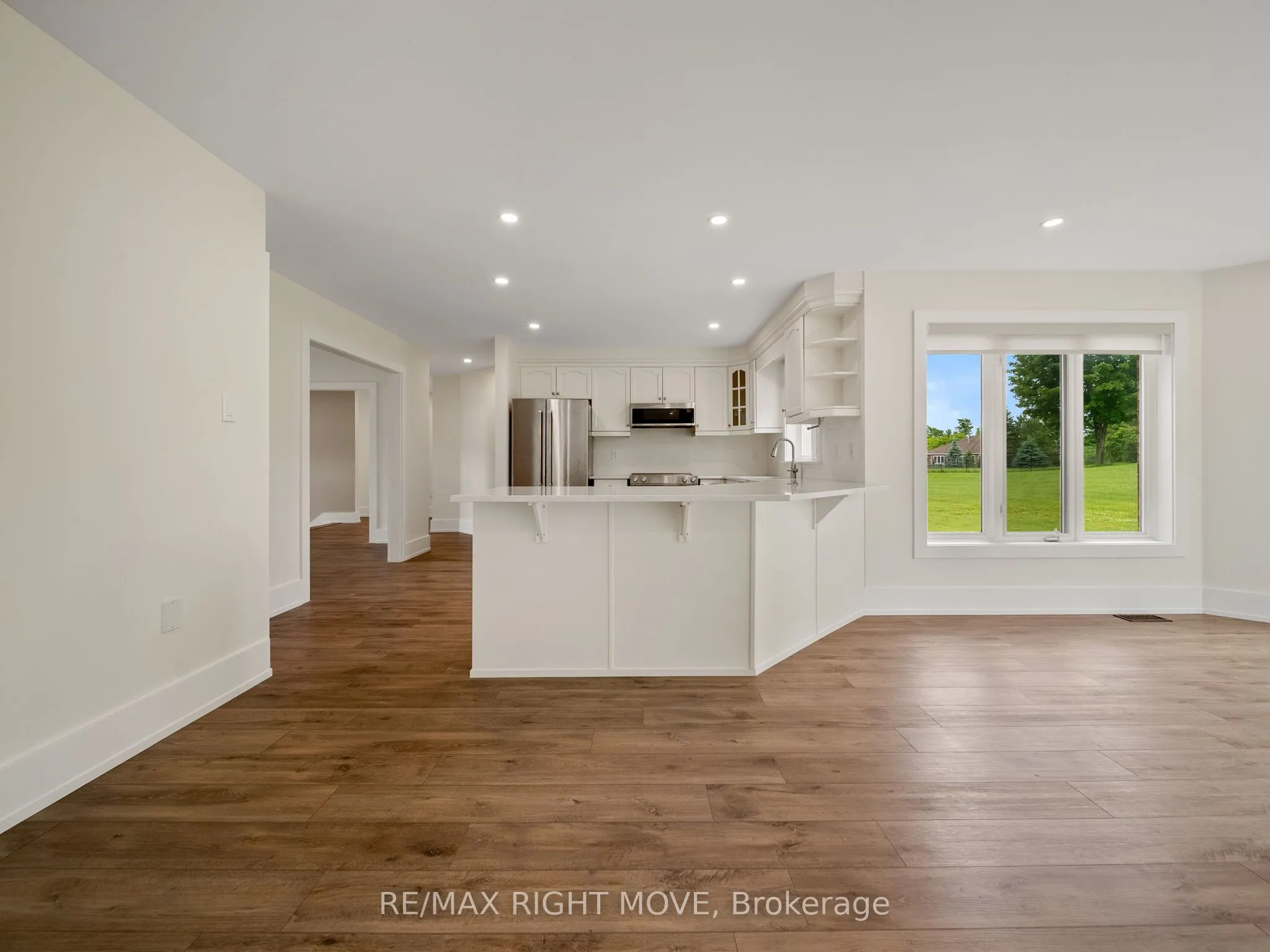 1348 Hawk Ridge Crescent