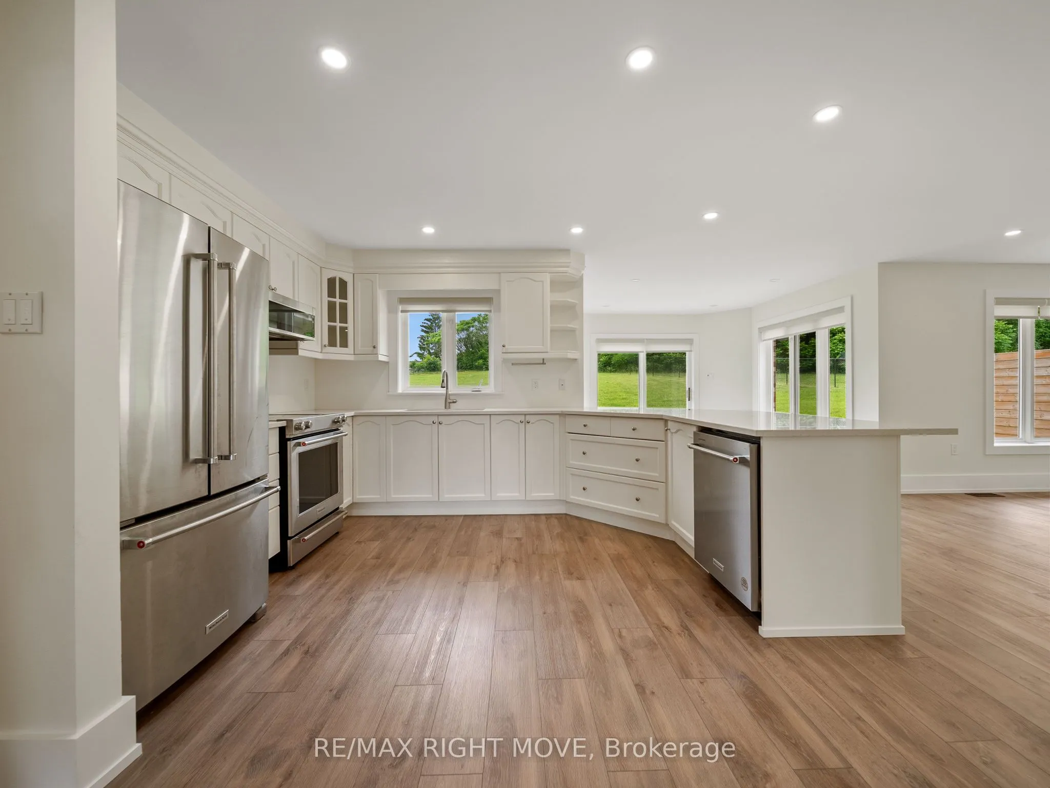 1348 Hawk Ridge Crescent