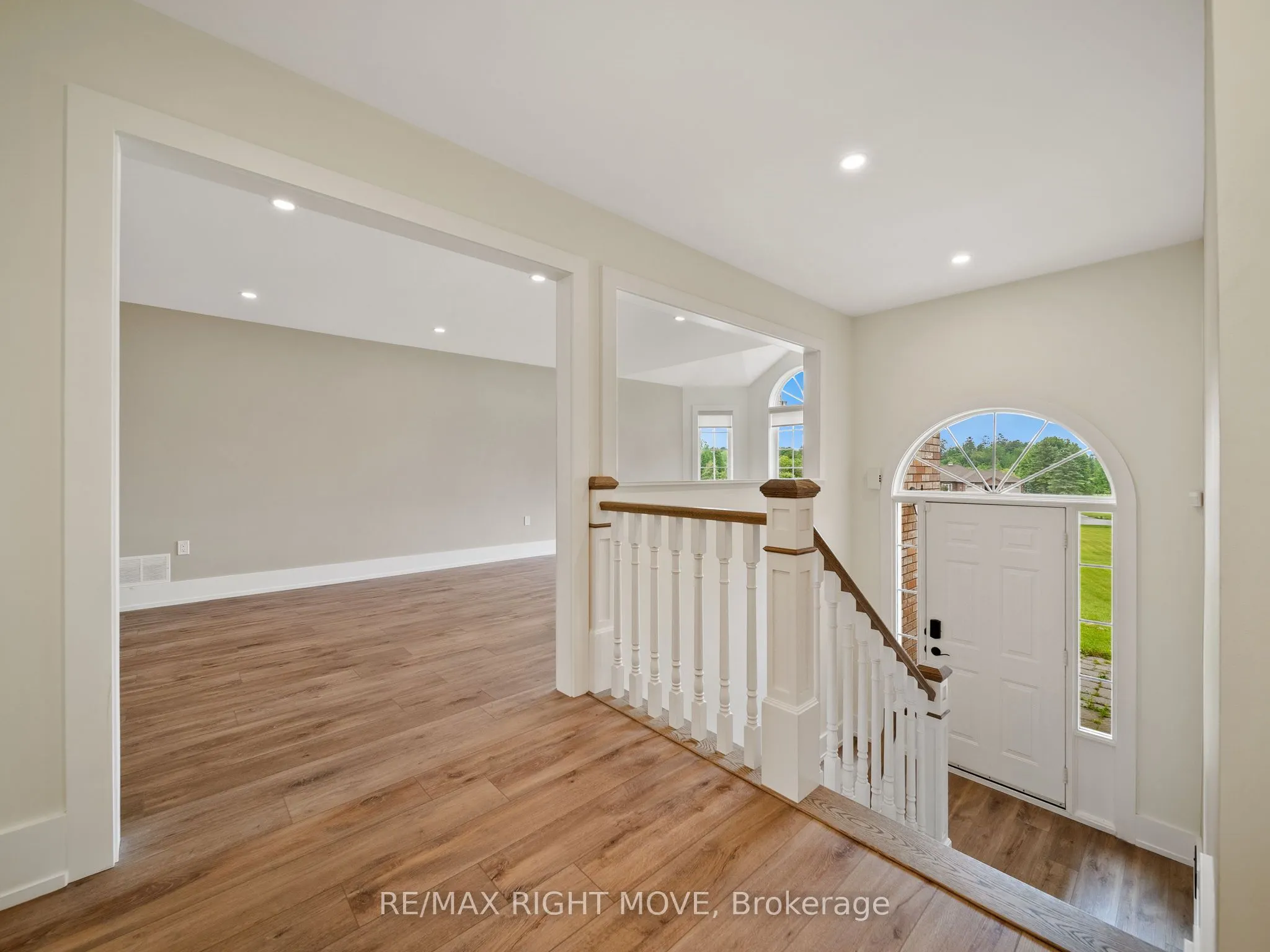 1348 Hawk Ridge Crescent