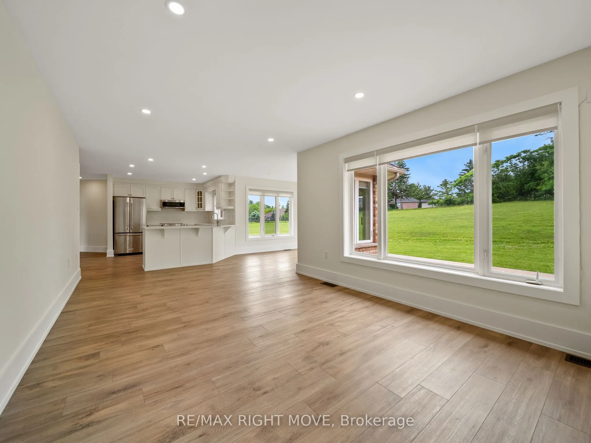 1348 Hawk Ridge Crescent