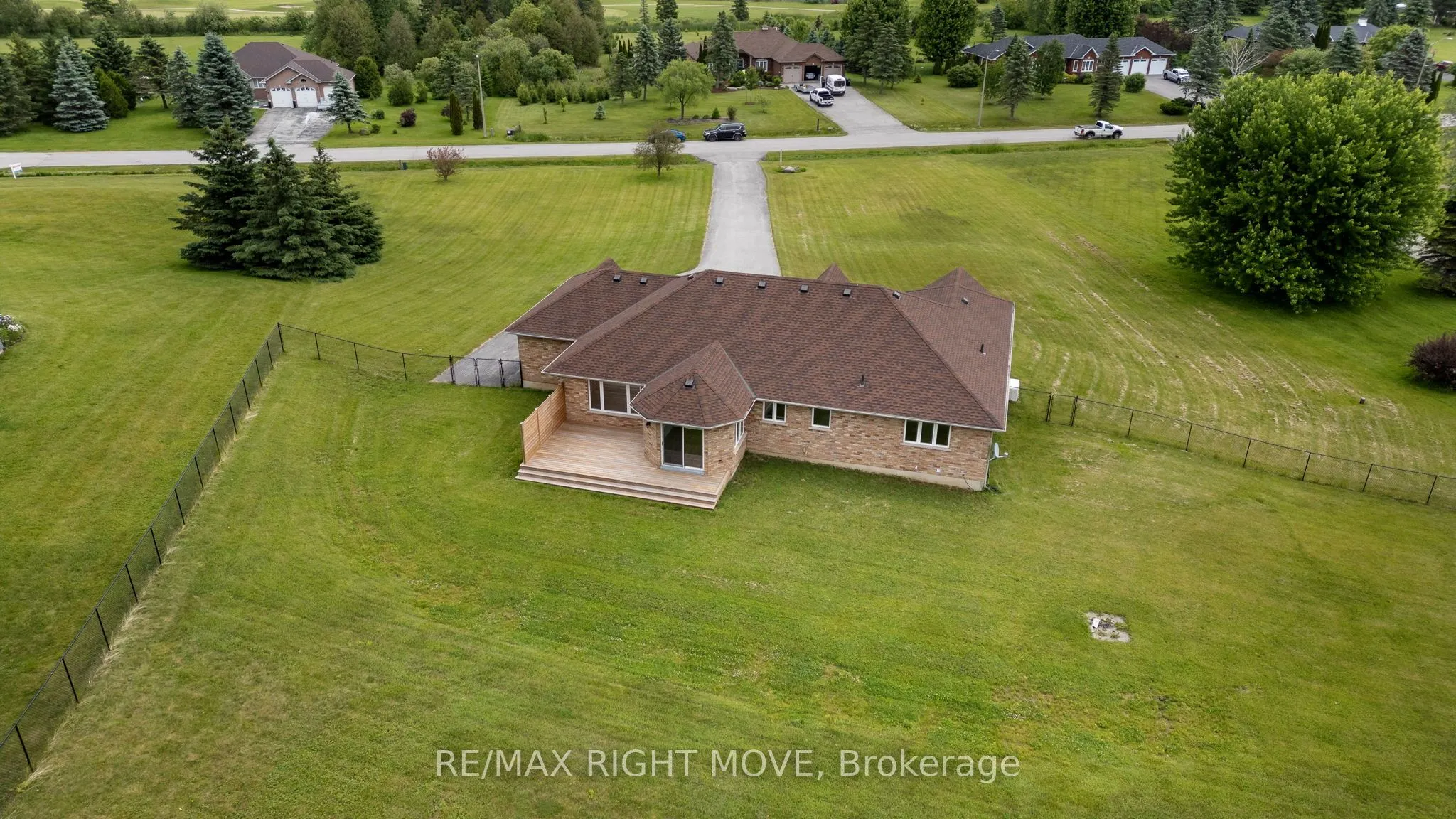 1348 Hawk Ridge Crescent