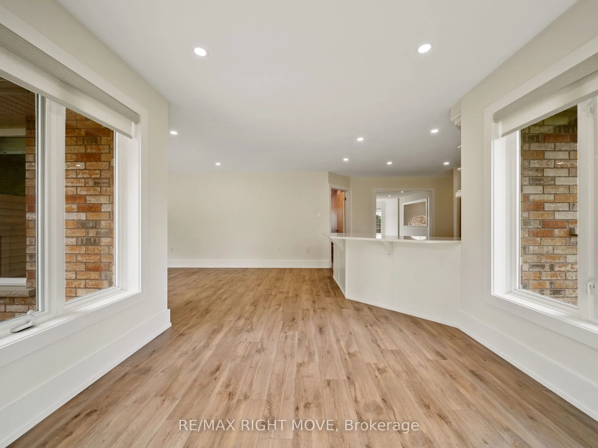 1348 Hawk Ridge Crescent