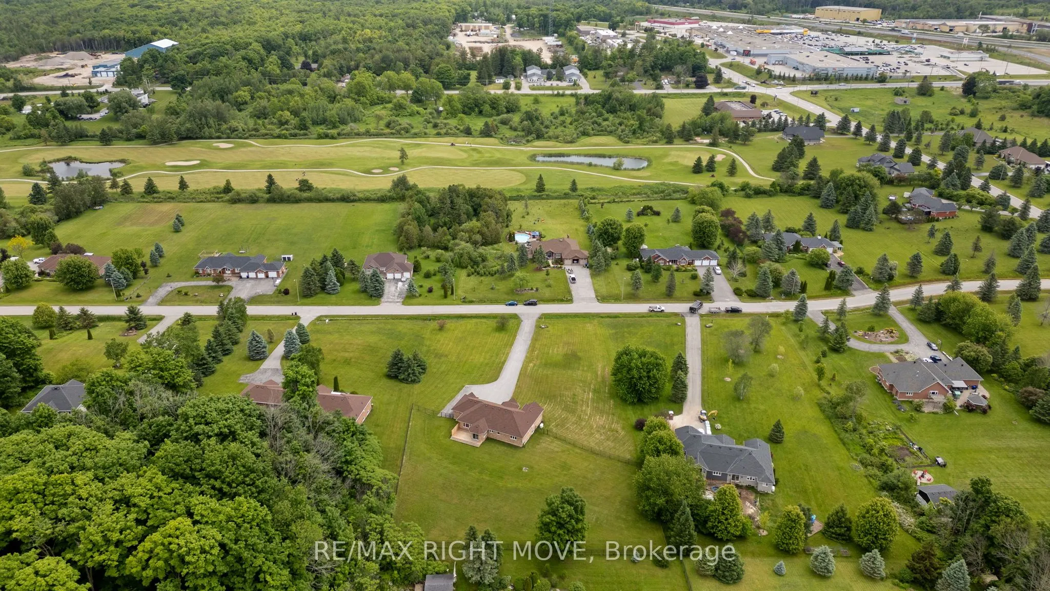 1348 Hawk Ridge Crescent