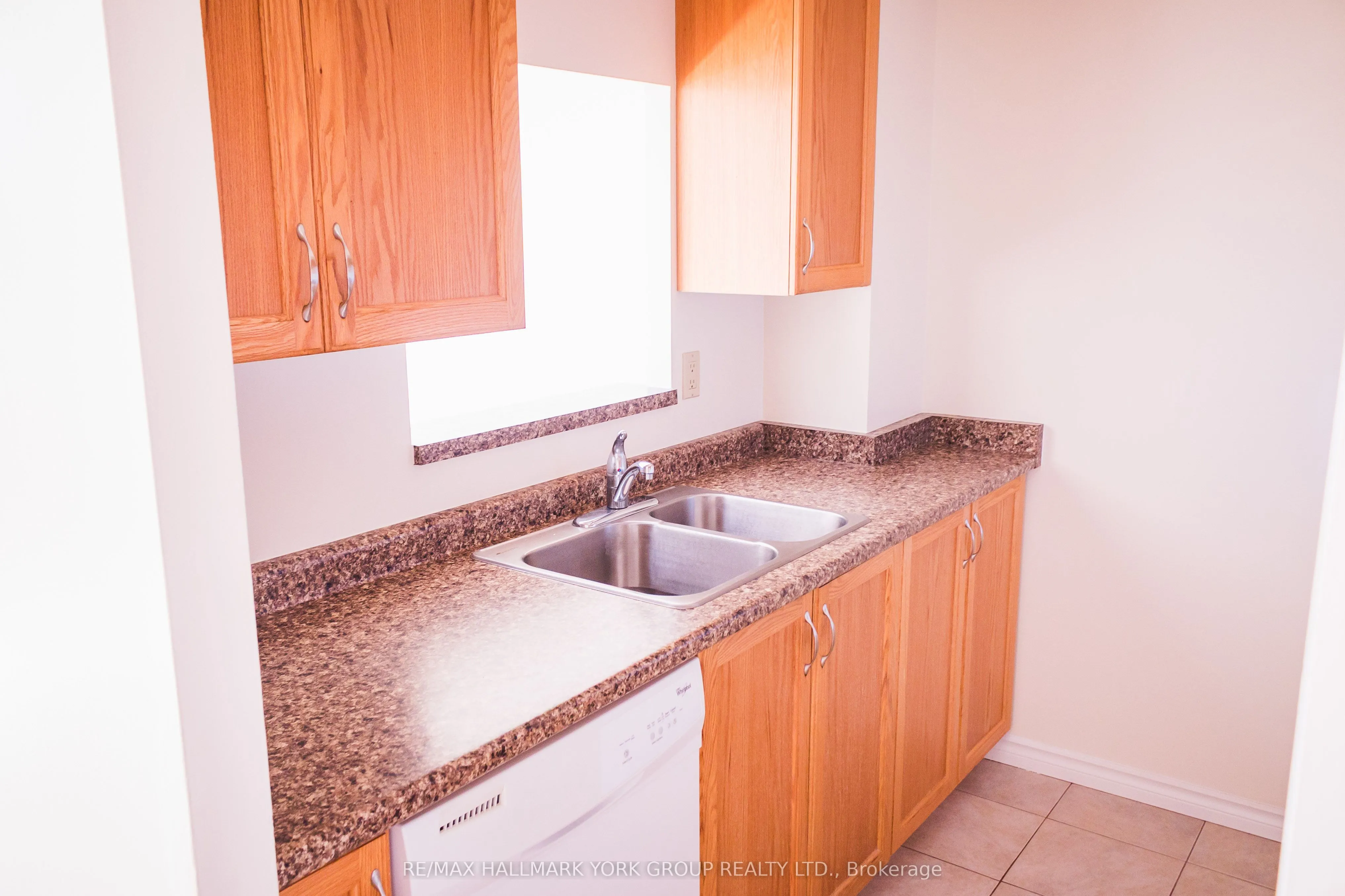 262 Rose Street, #204