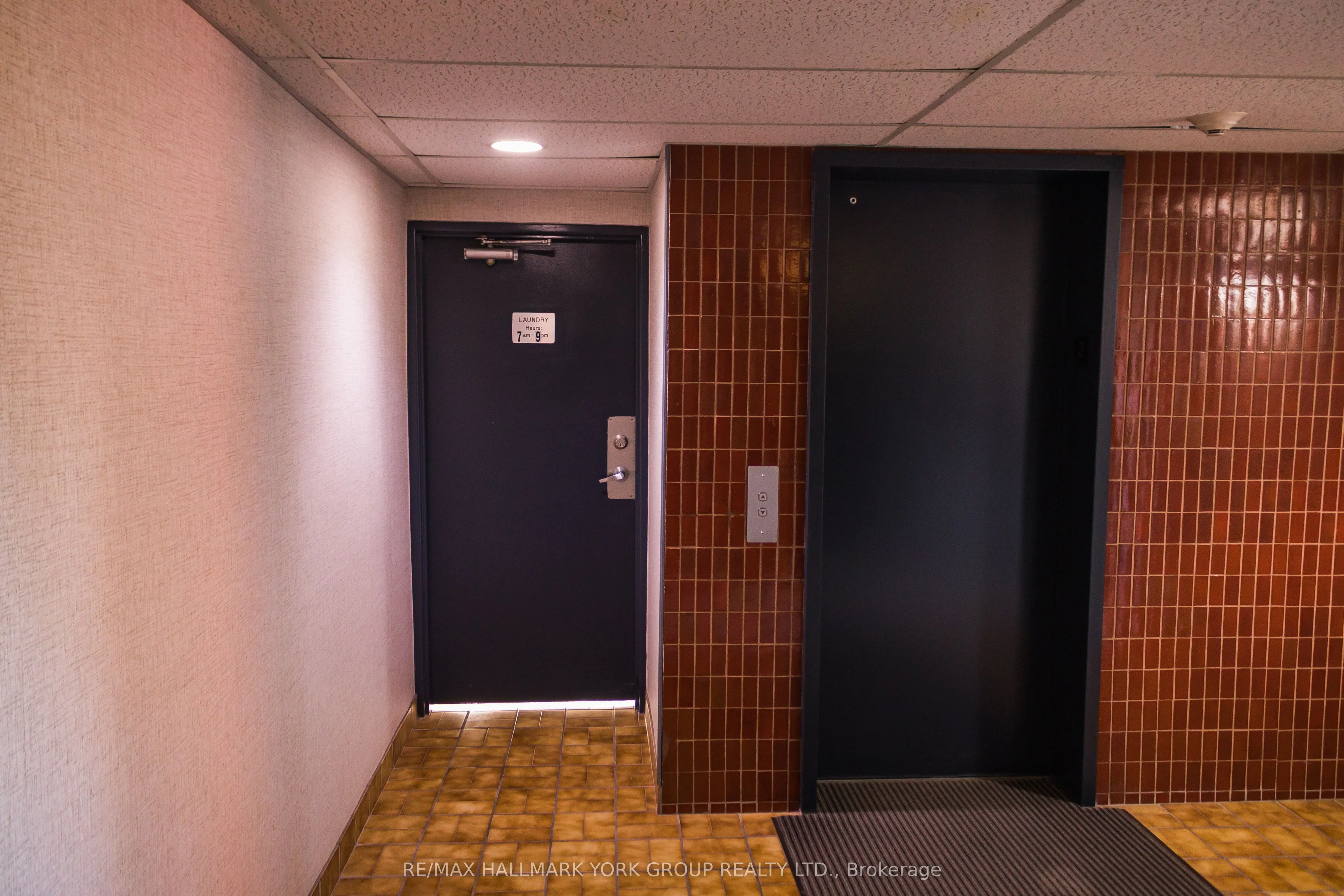 262 Rose Street, #204