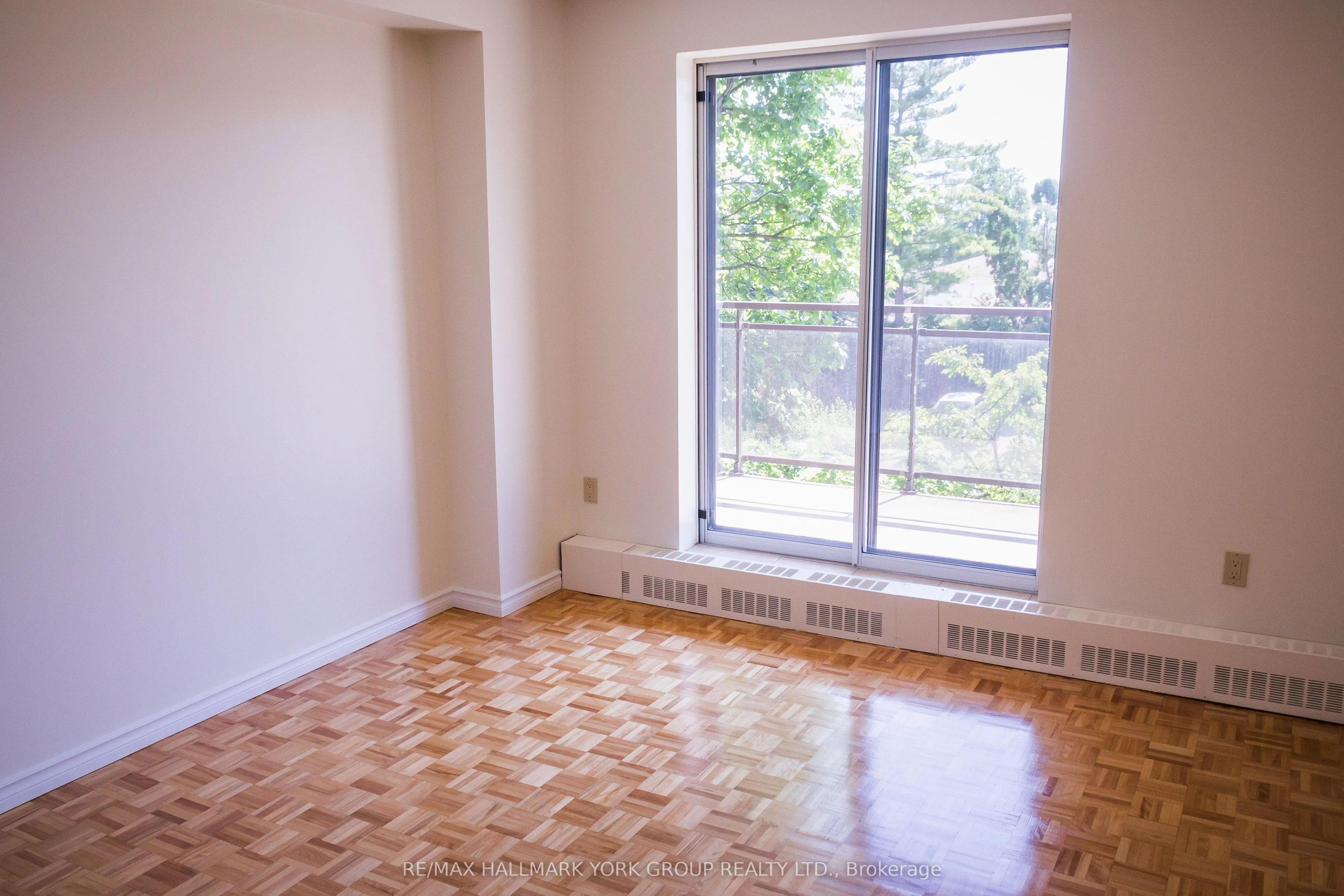 262 Rose Street, #204