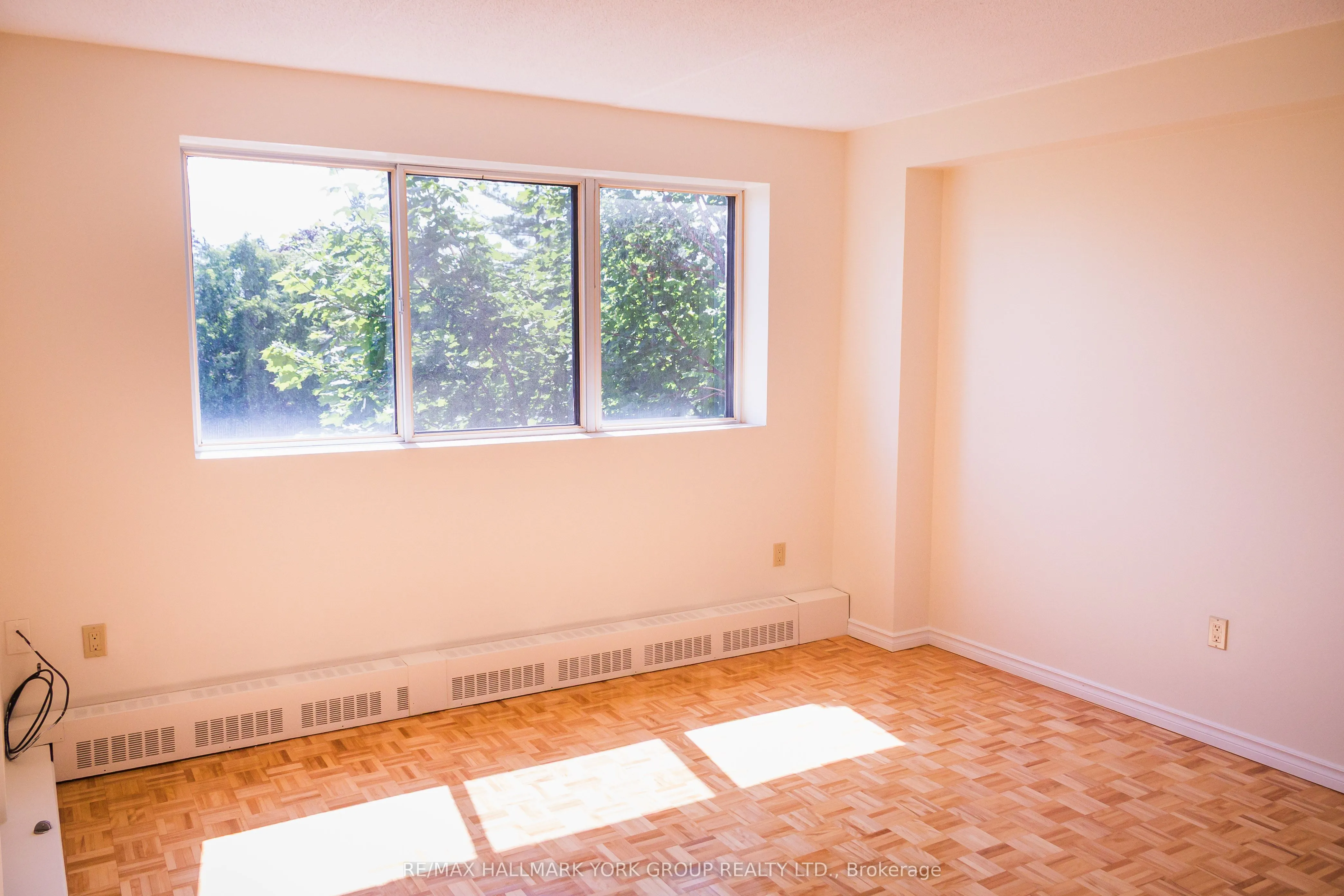262 Rose Street, #204