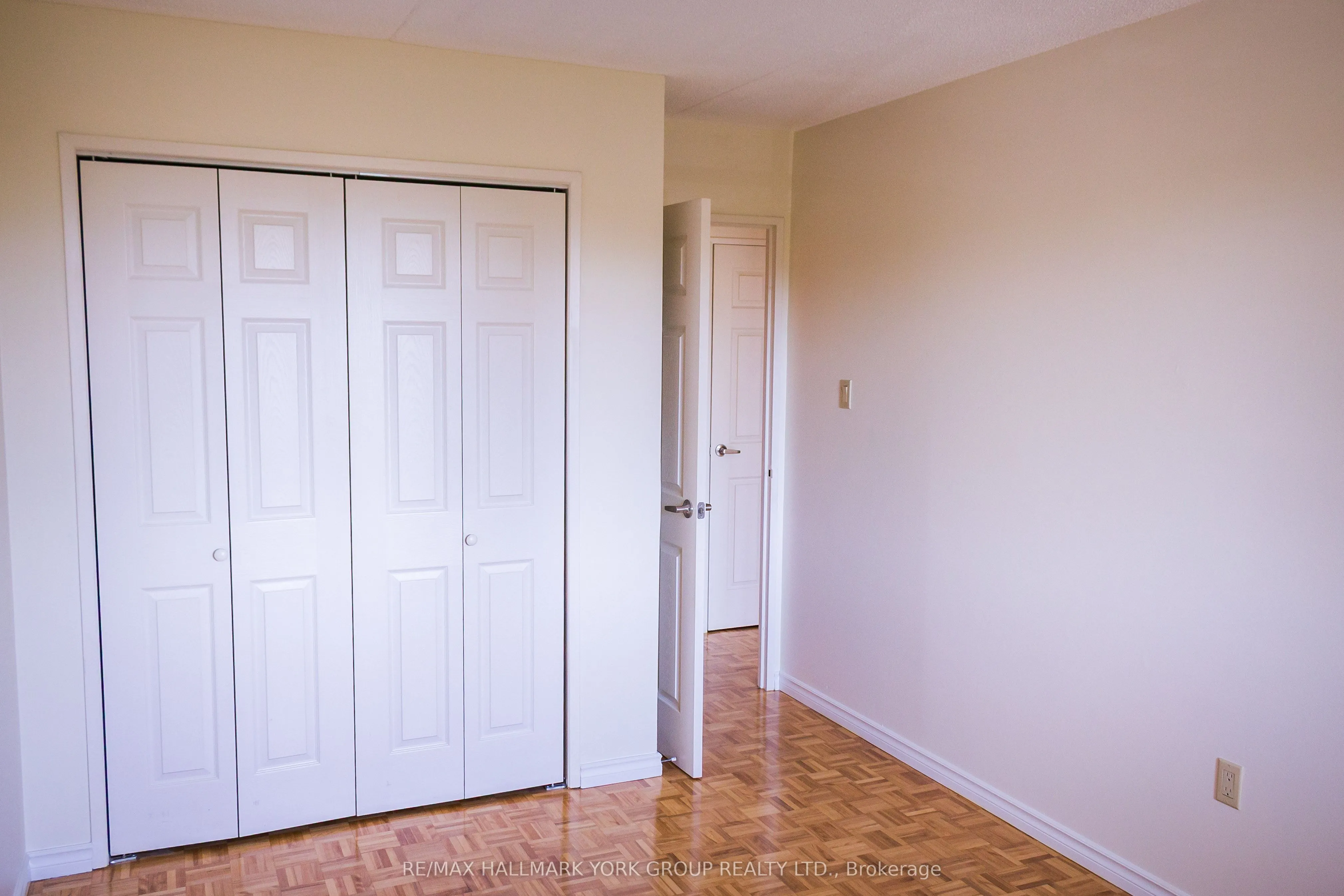 262 Rose Street, #204