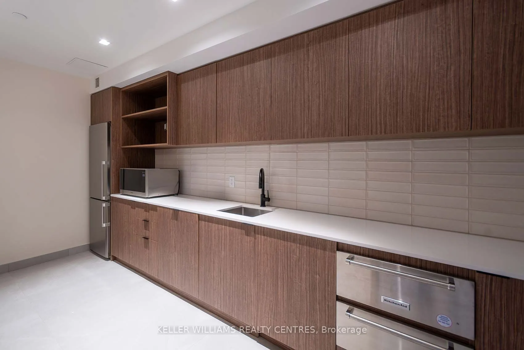 185 Dunlop Street E, #602