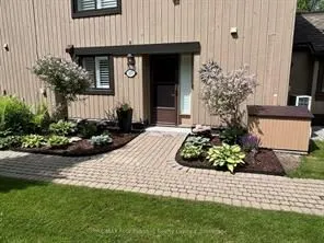 113 Escarpment Crescent, #13