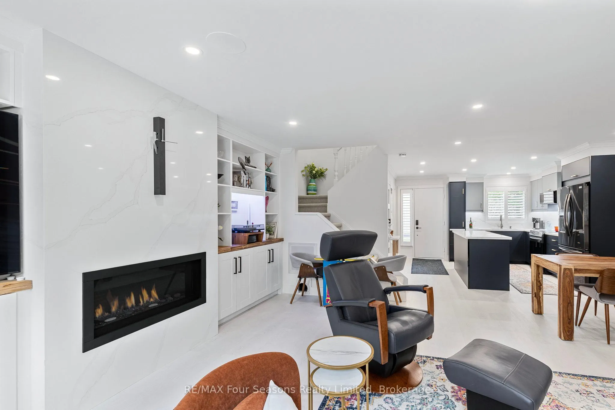 113 Escarpment Crescent, #13