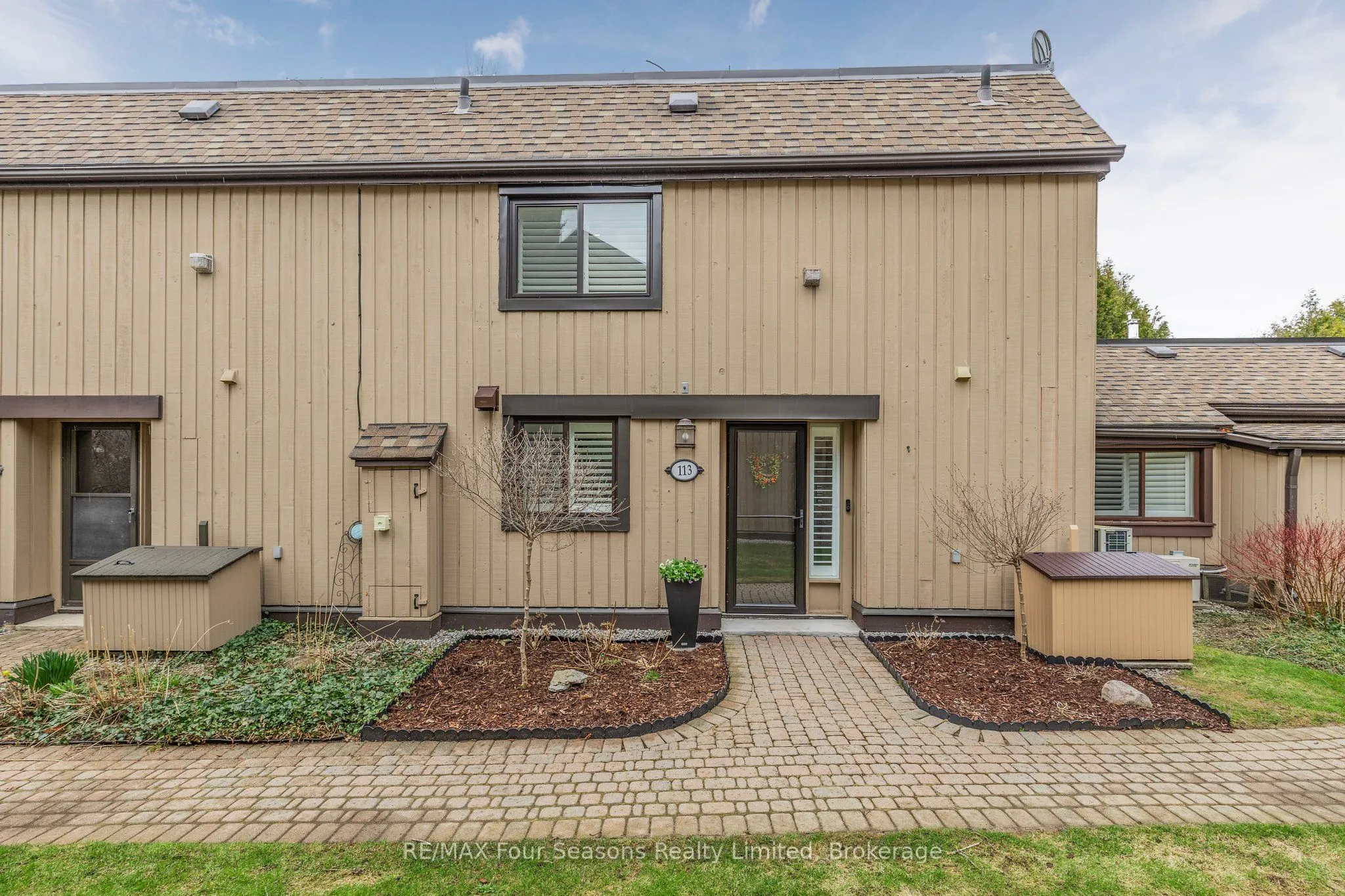 113 Escarpment Crescent, #13