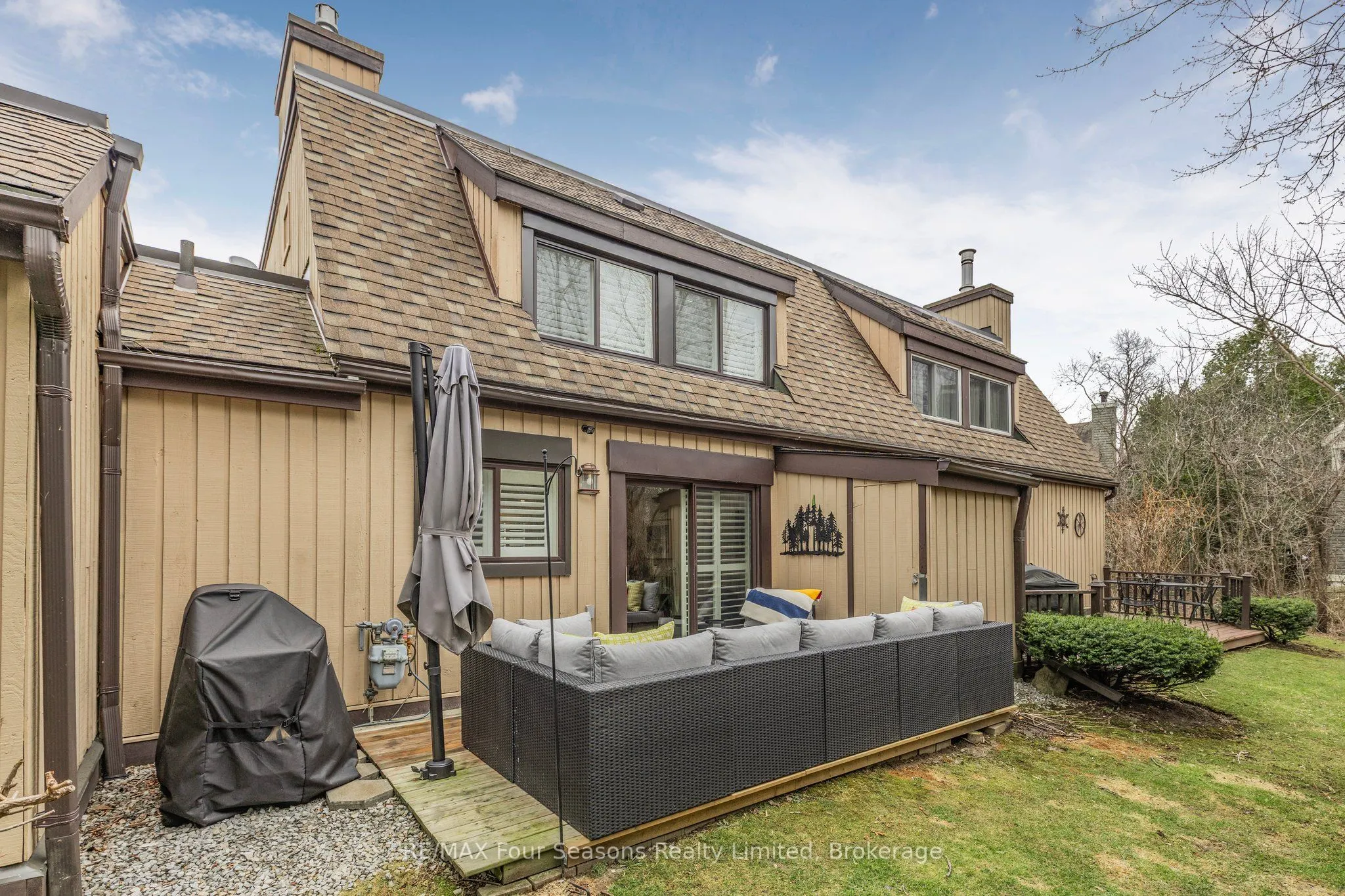 113 Escarpment Crescent, #13