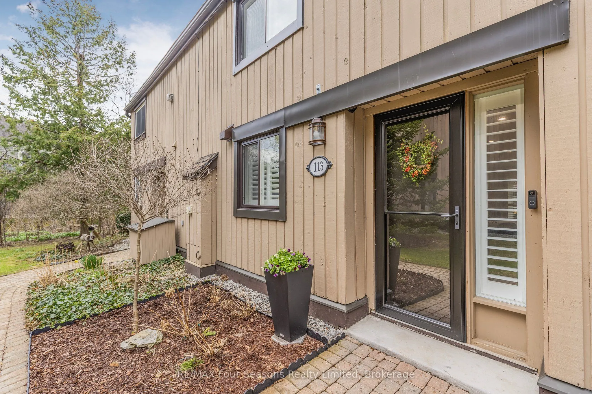 113 Escarpment Crescent, #13