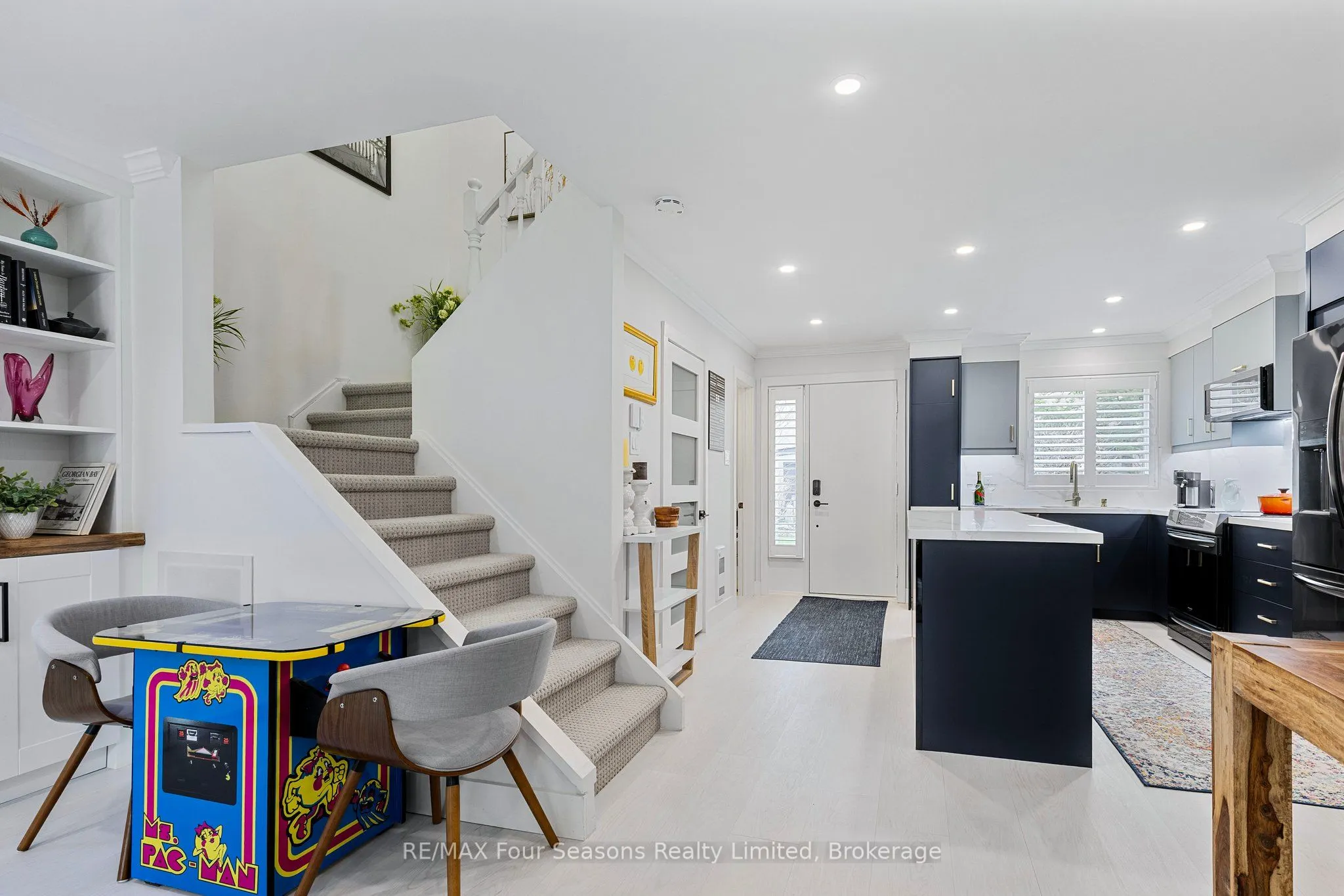 113 Escarpment Crescent, #13
