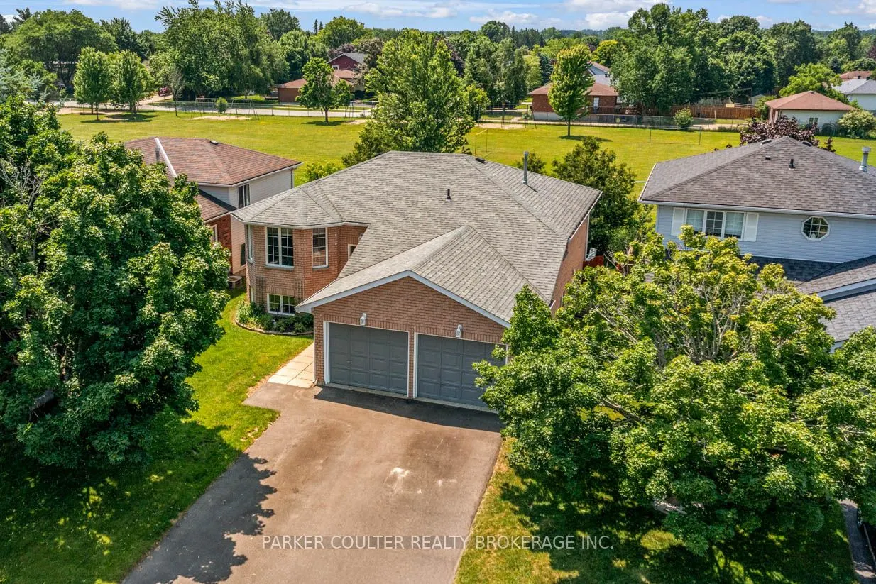 32 Ritchie Crescent