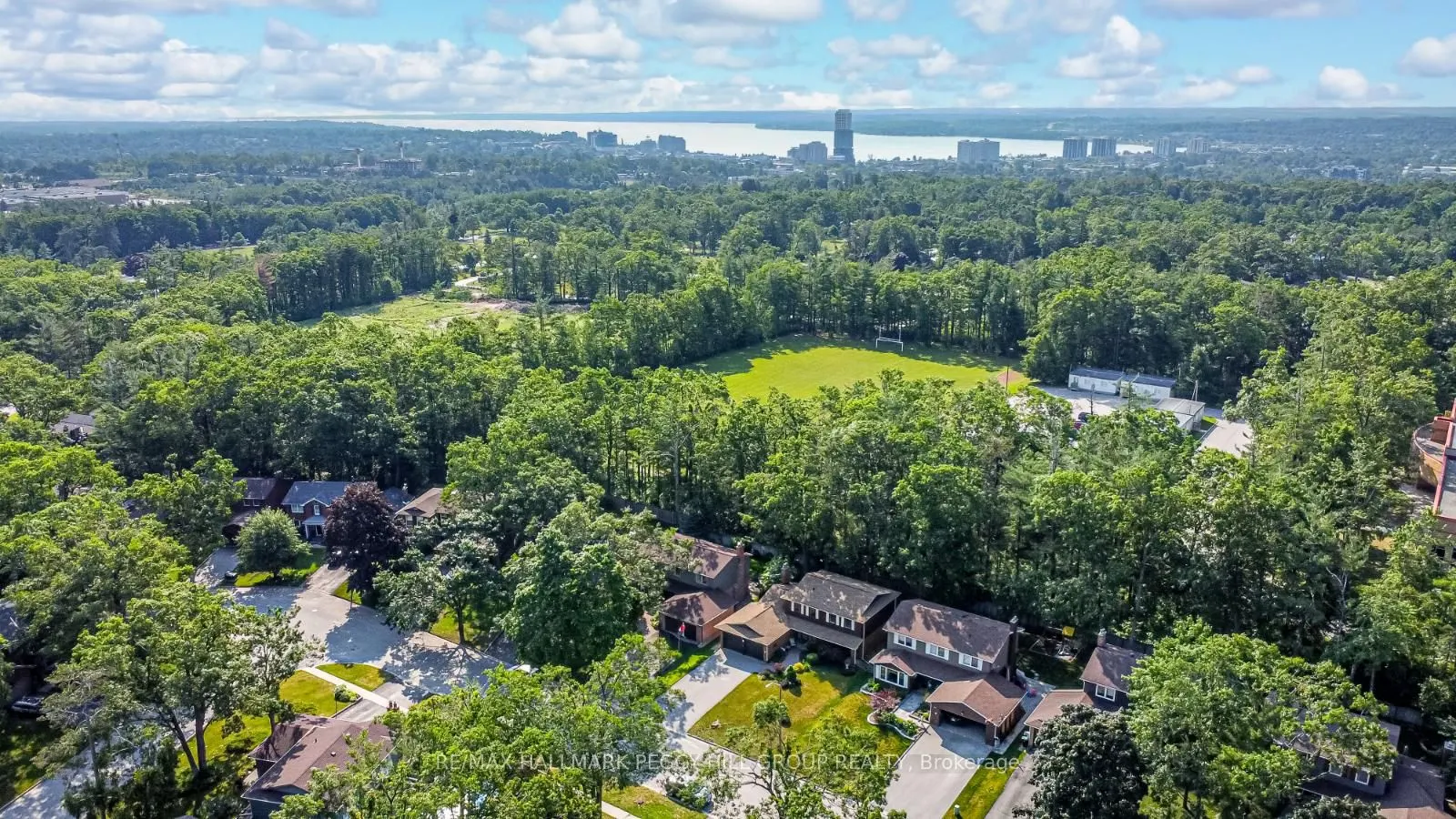 19 Oakridge Drive