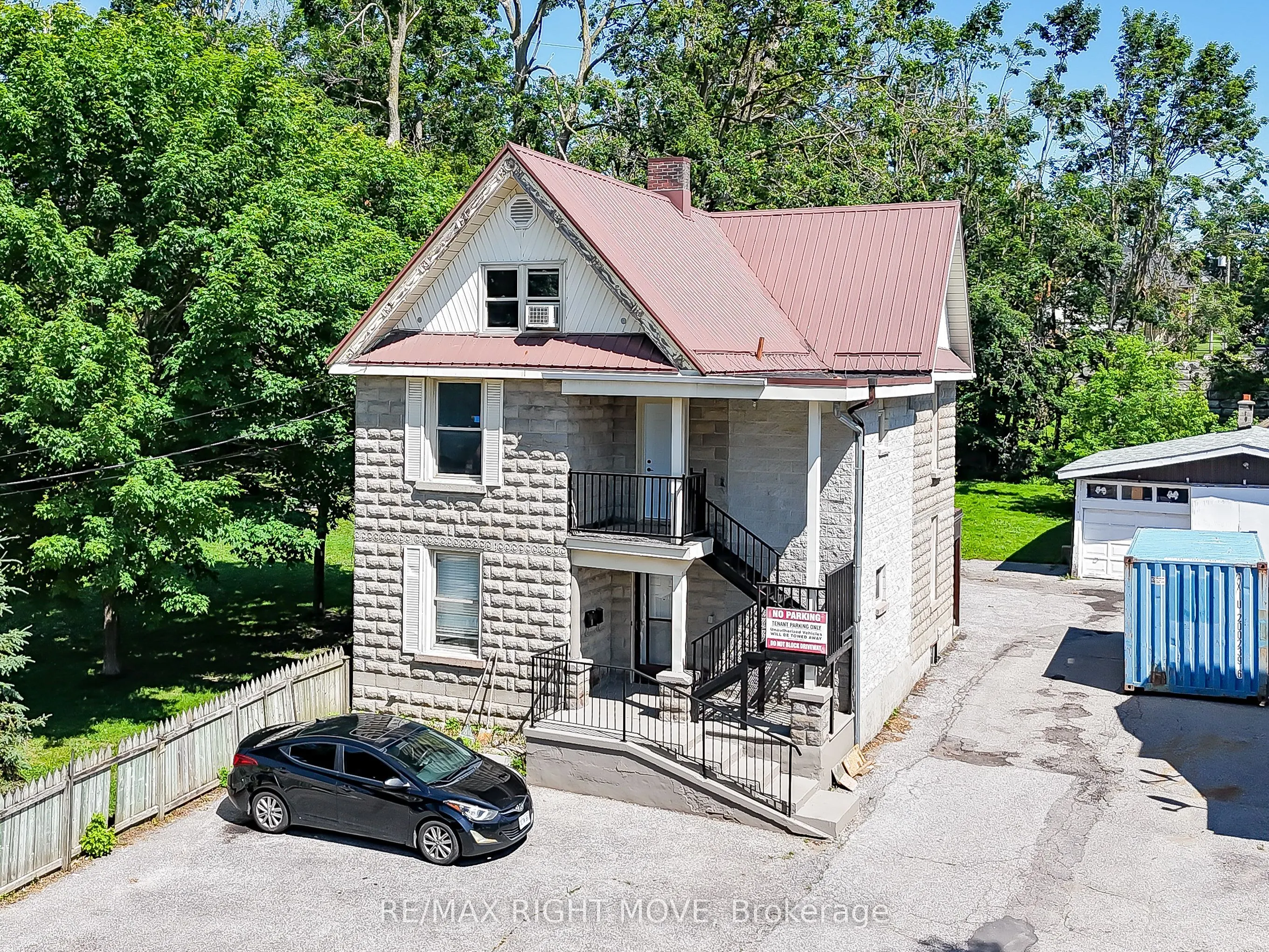 104 Nottawasaga Street