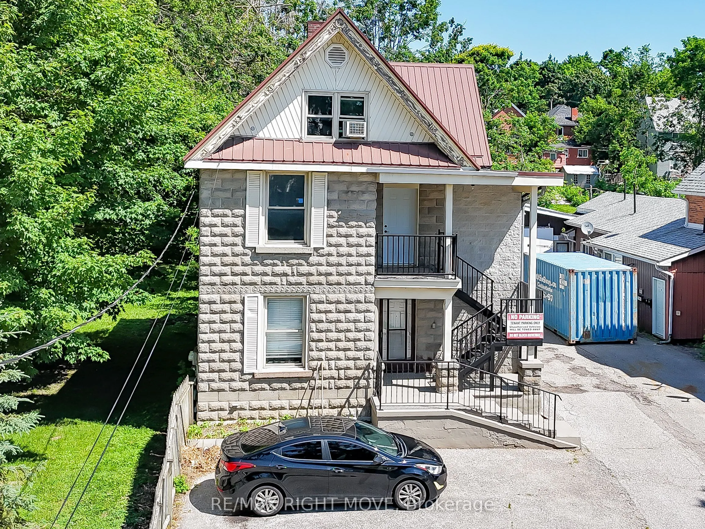104 Nottawasaga Street