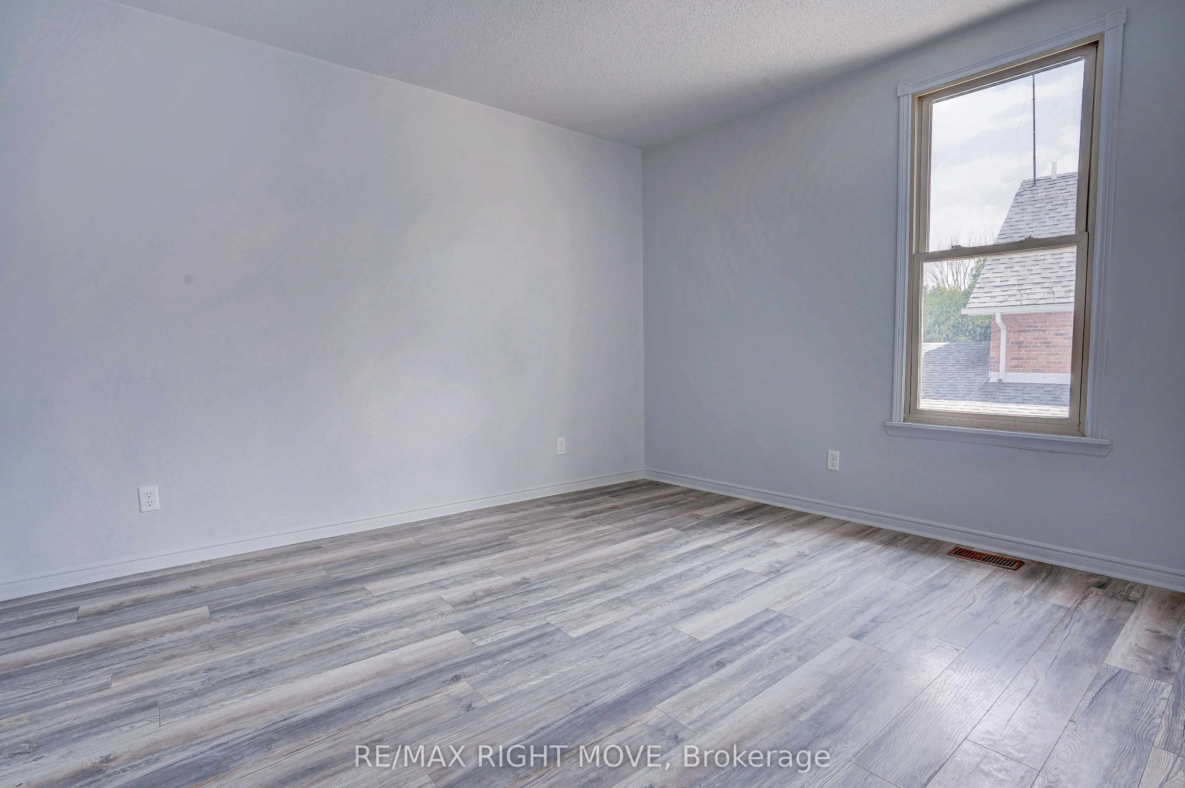 104 Nottawasaga Street