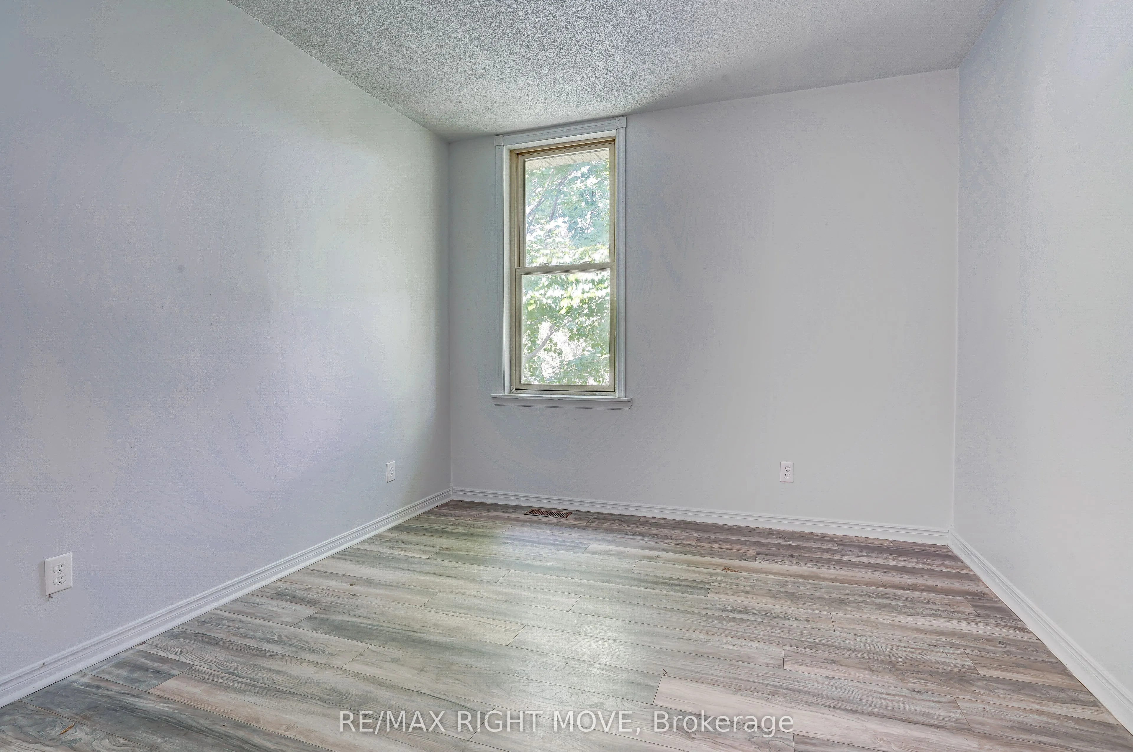 104 Nottawasaga Street
