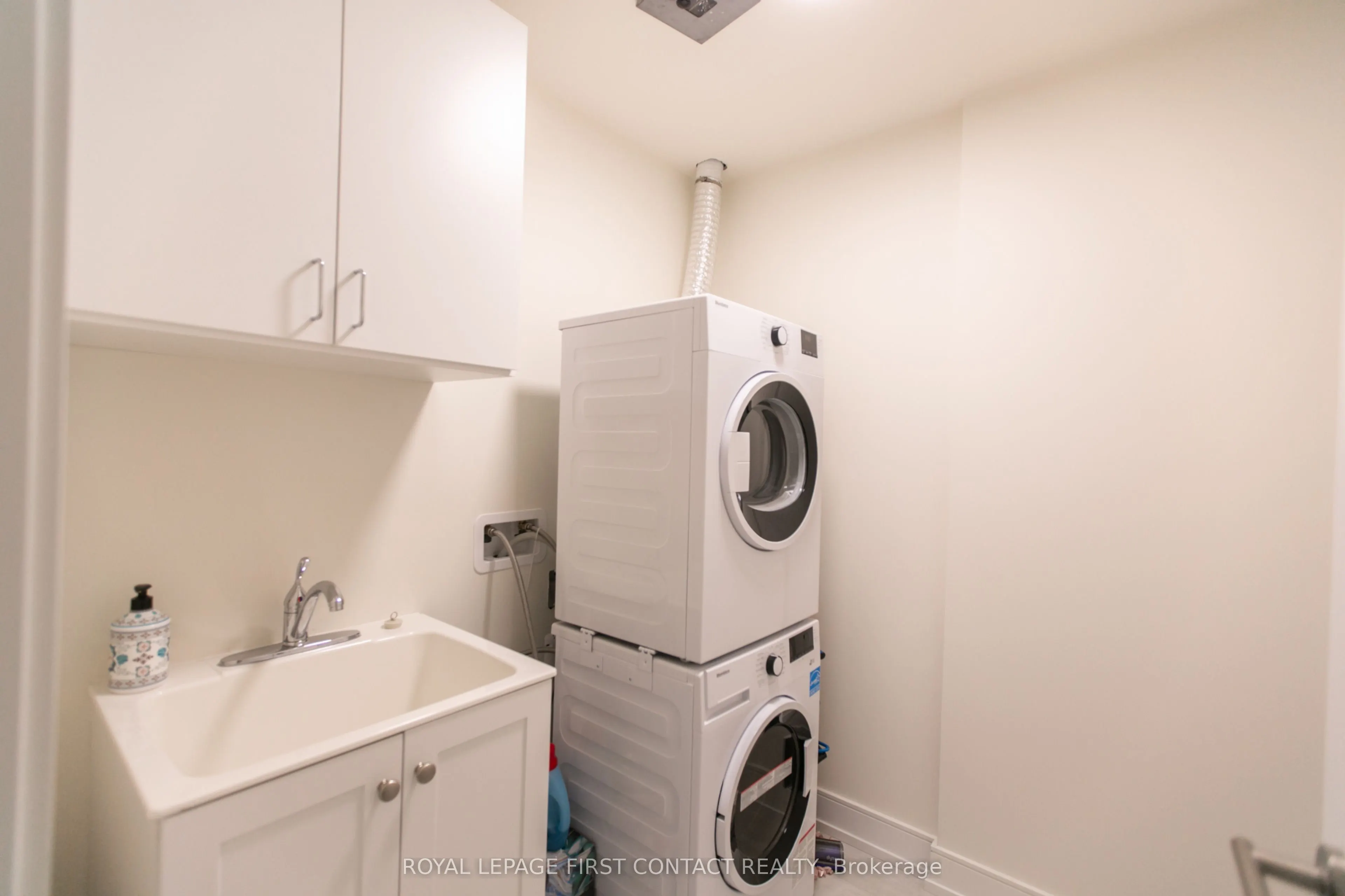 185 Dunlop Street E, #421