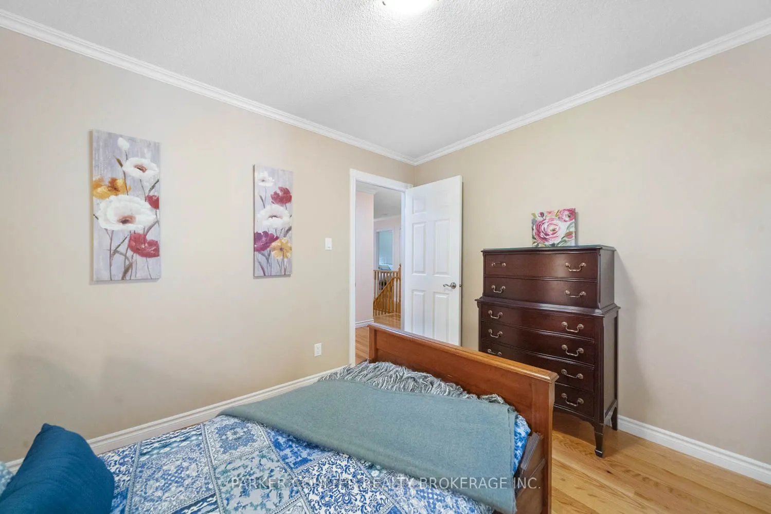 29 Robert Boulevard