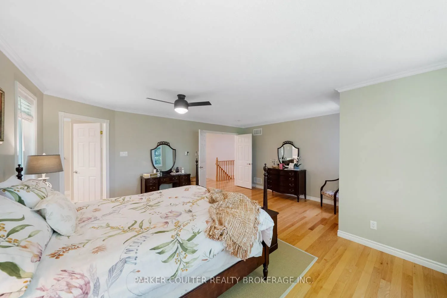 29 Robert Boulevard